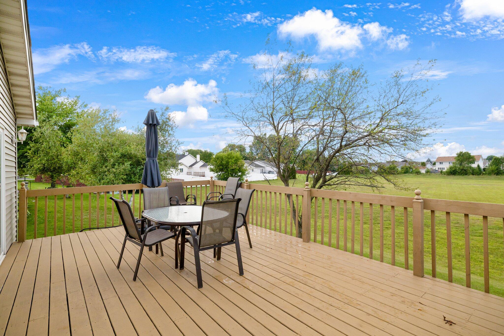 5736 Gull Dr