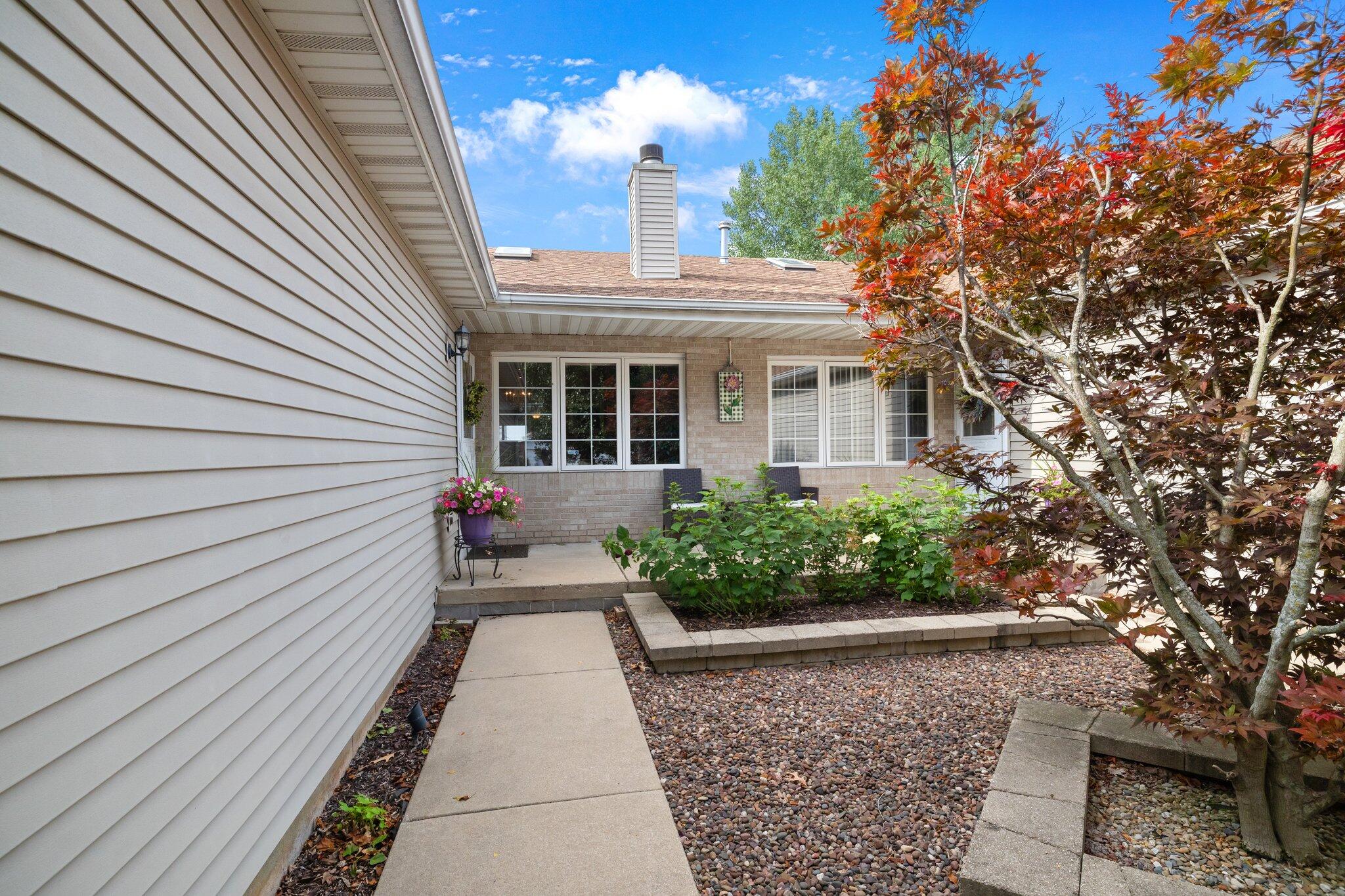5736 Gull Dr