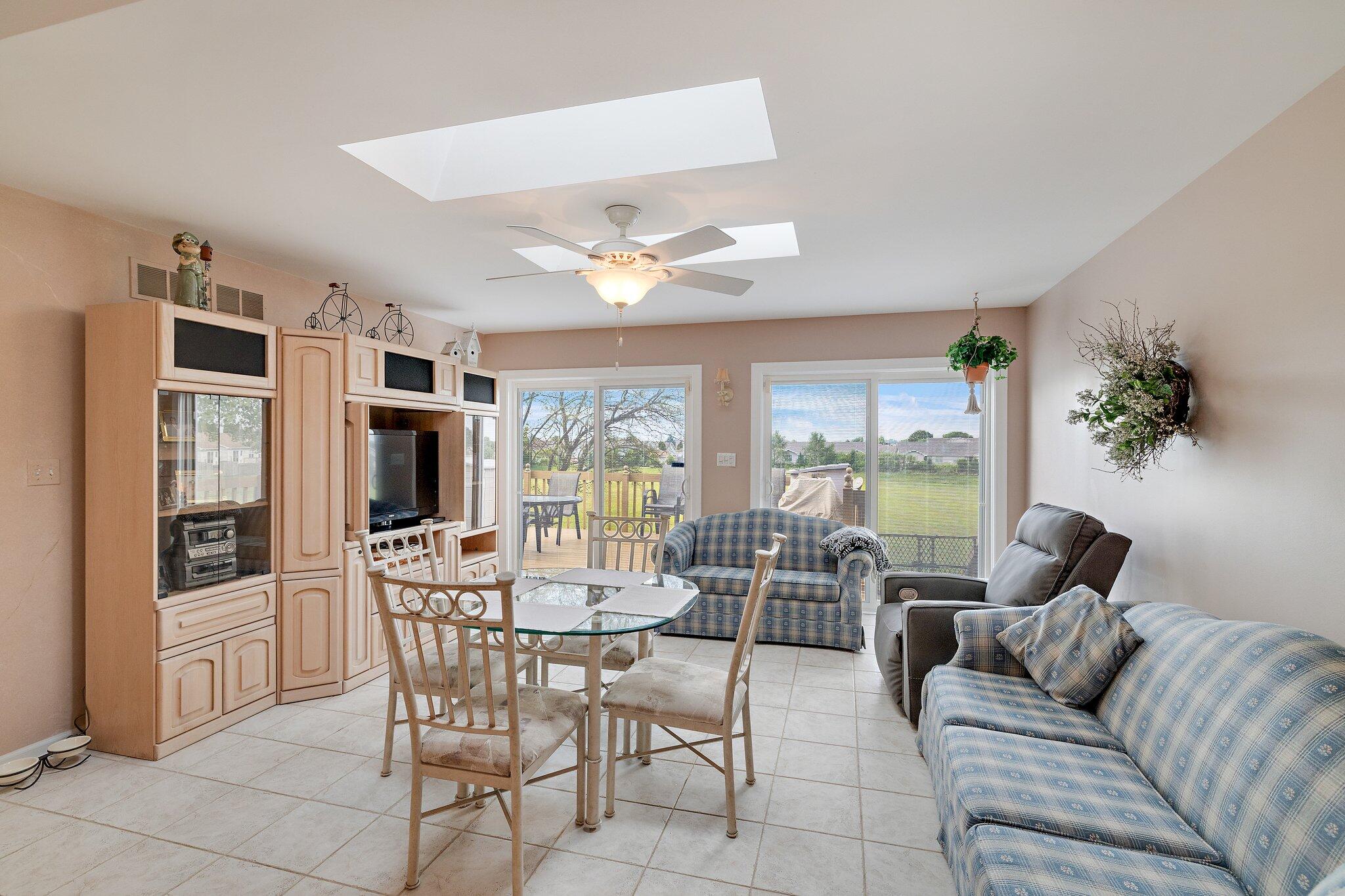 5736 Gull Dr