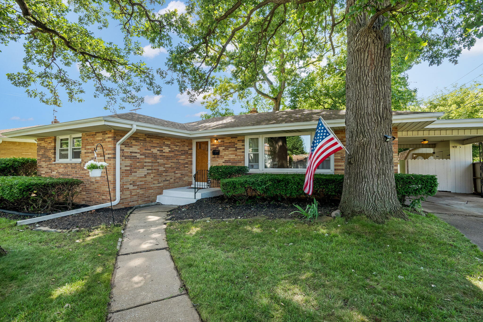 286 Crestwood Drive