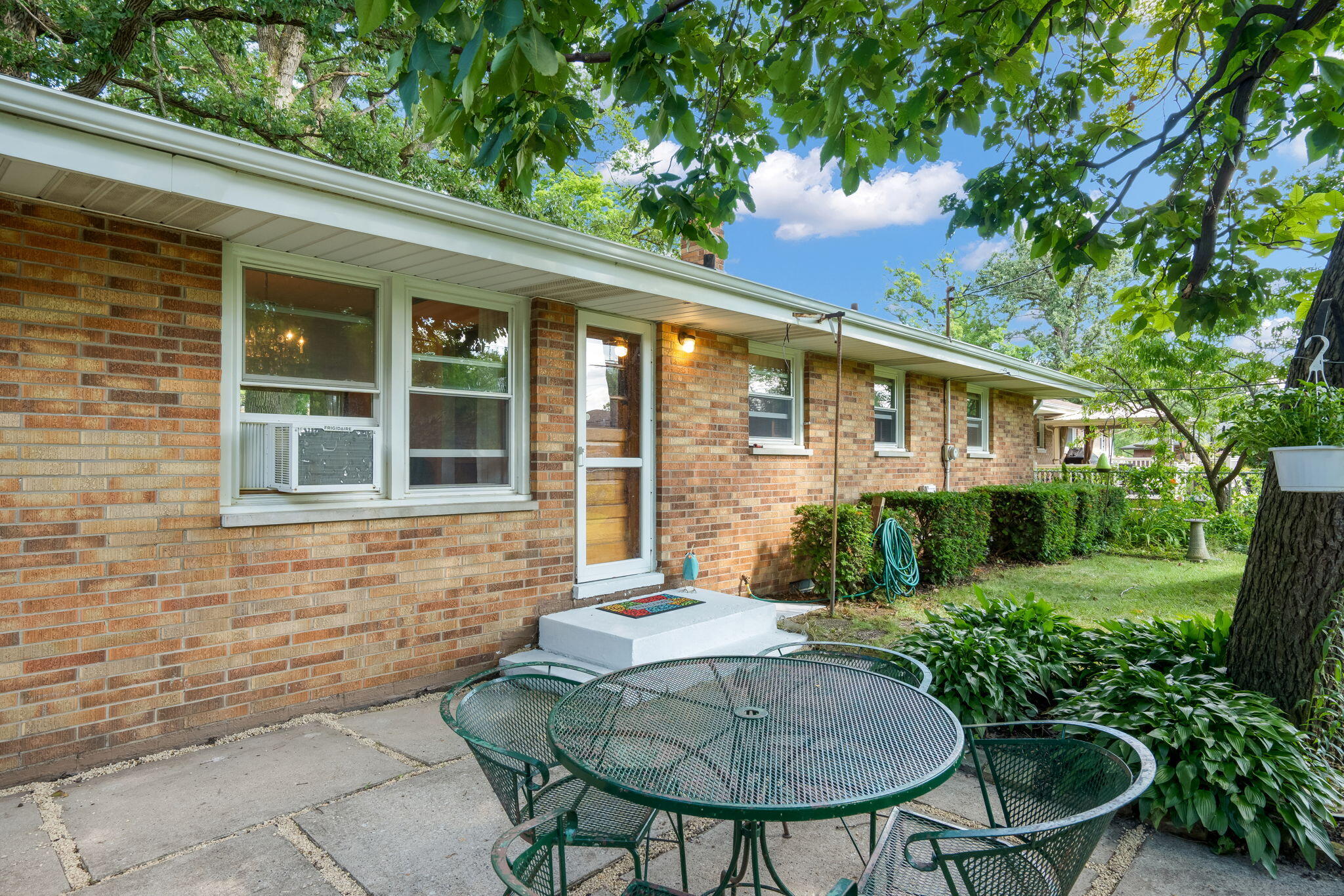 286 Crestwood Drive