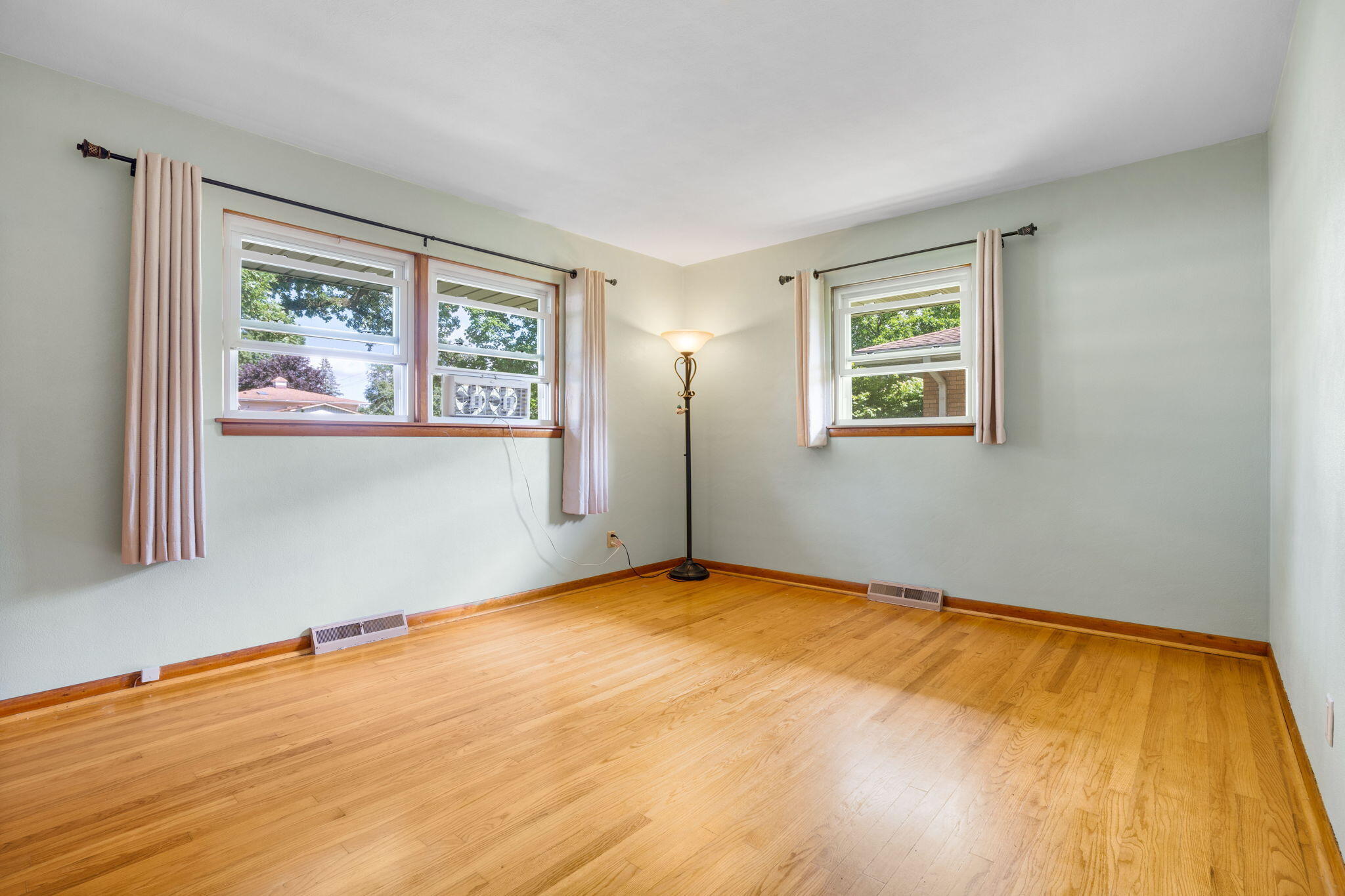 286 Crestwood Drive