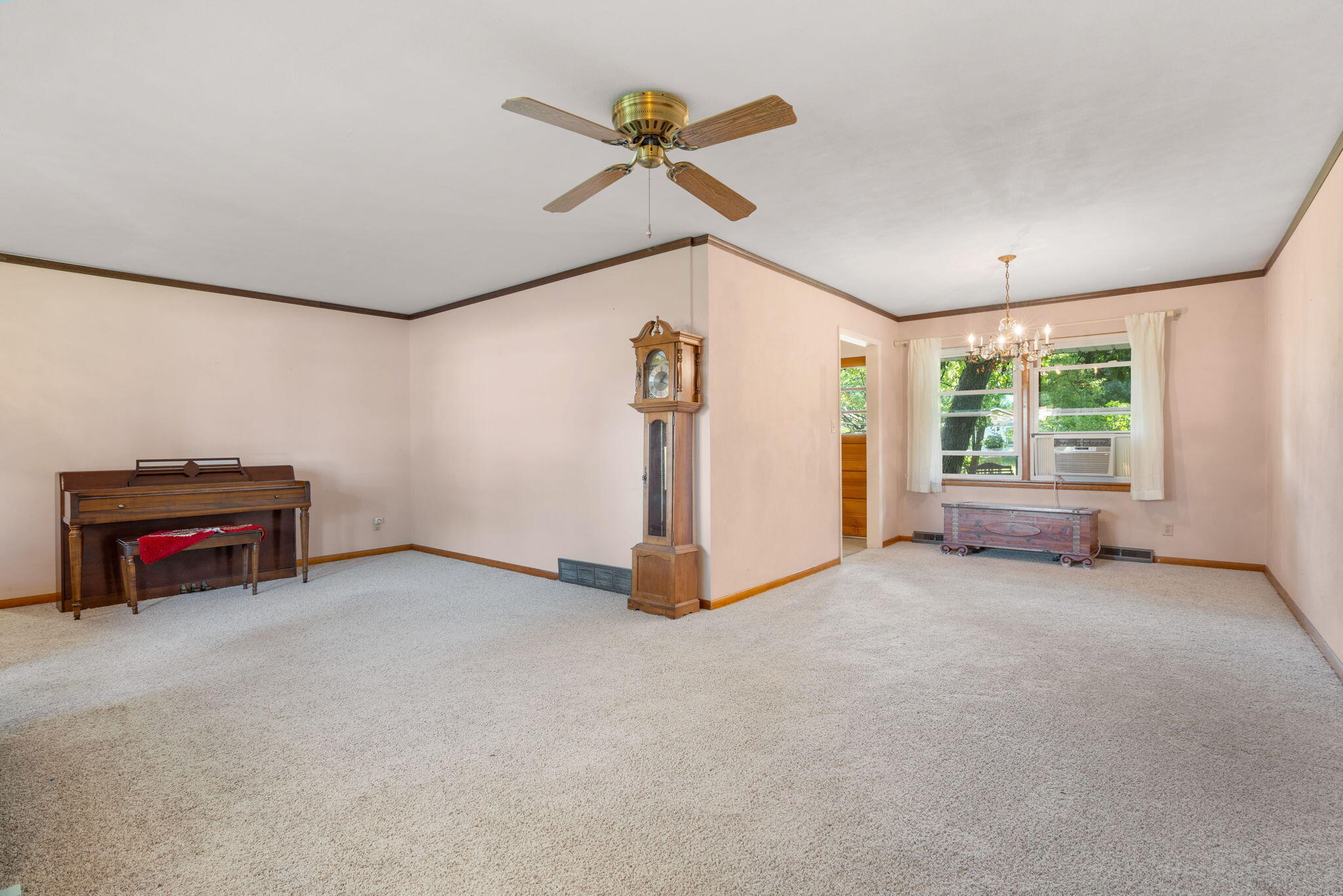 286 Crestwood Drive