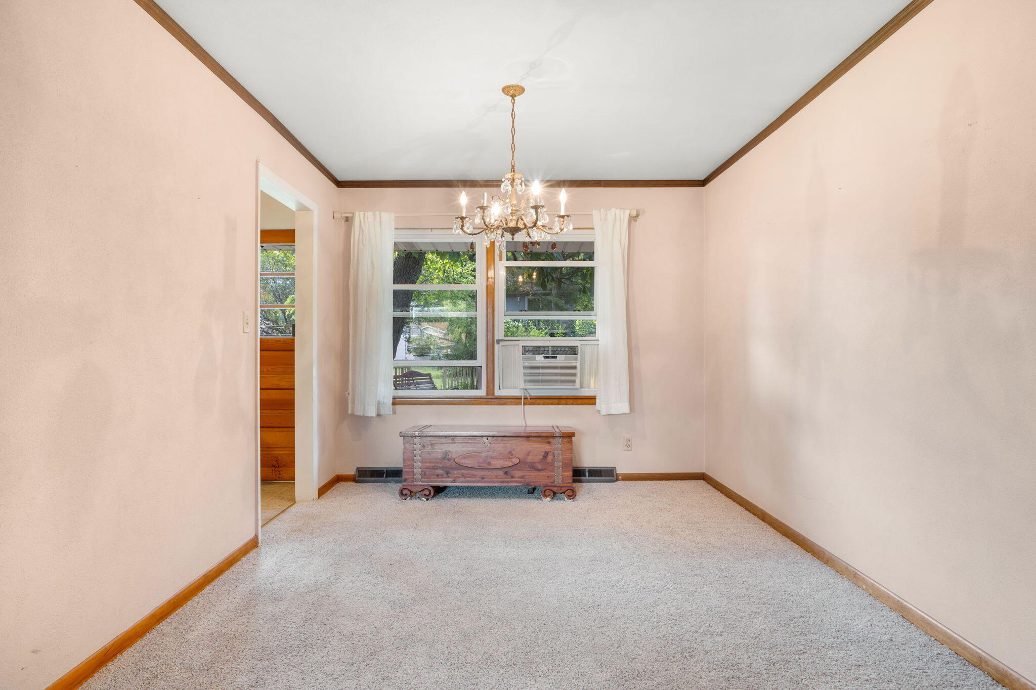 286 Crestwood Drive