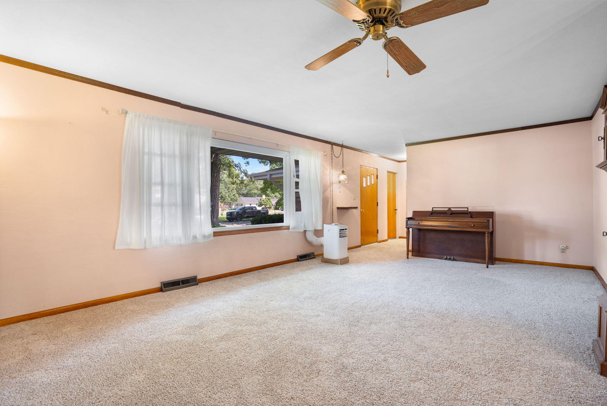 286 Crestwood Drive