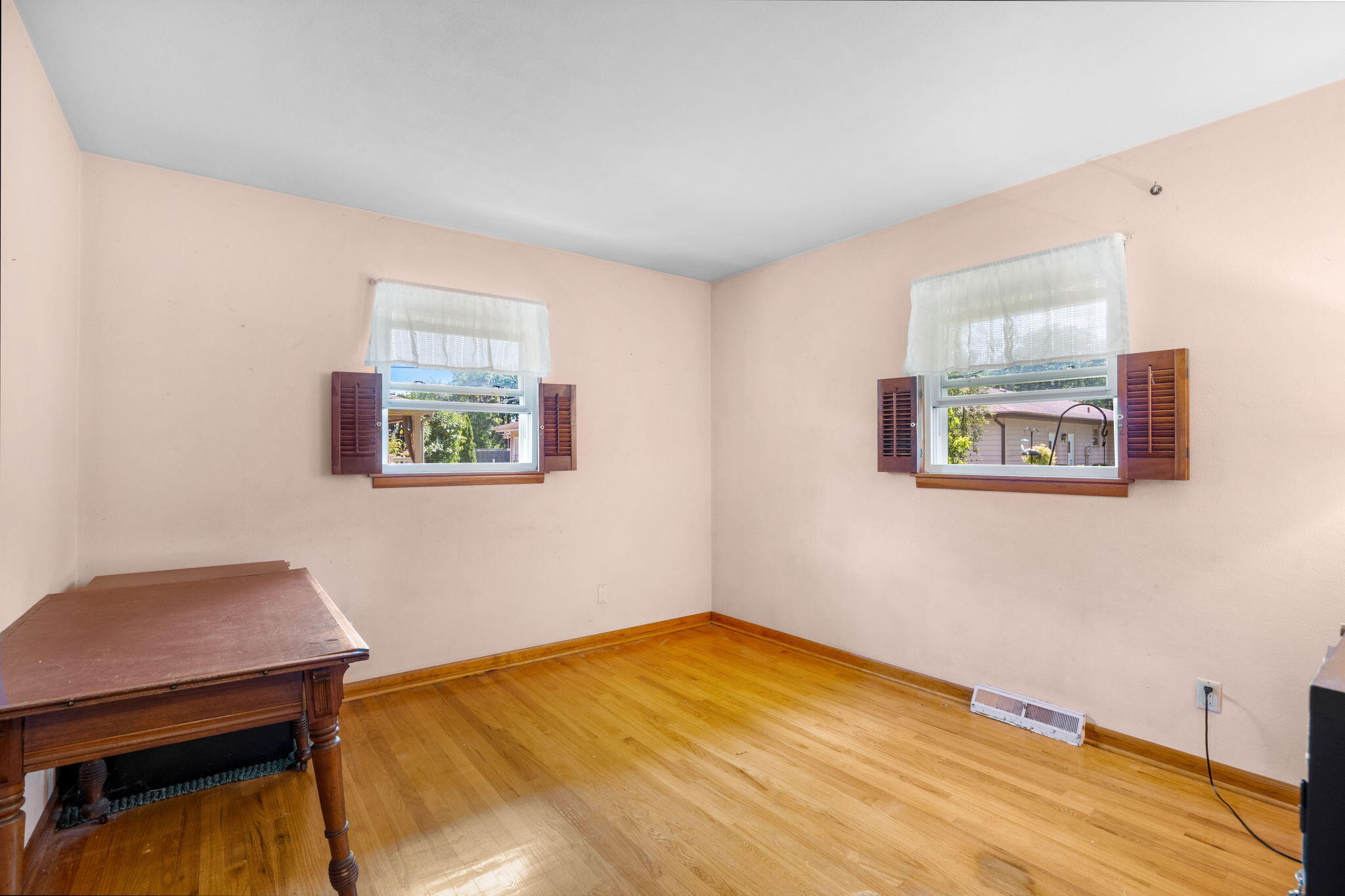 286 Crestwood Drive