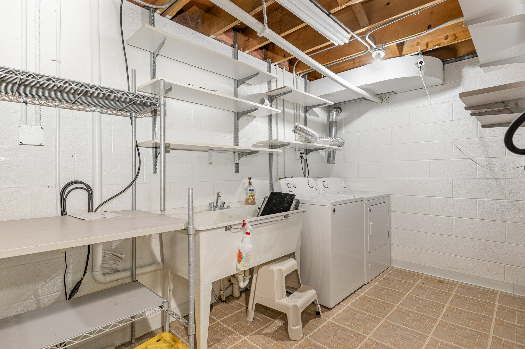 3995 E 34th Court