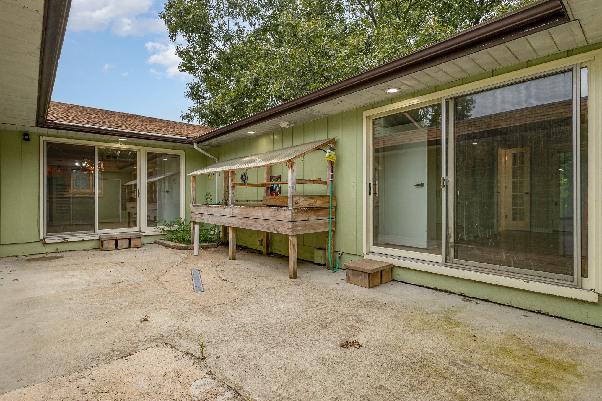 3995 E 34th Court