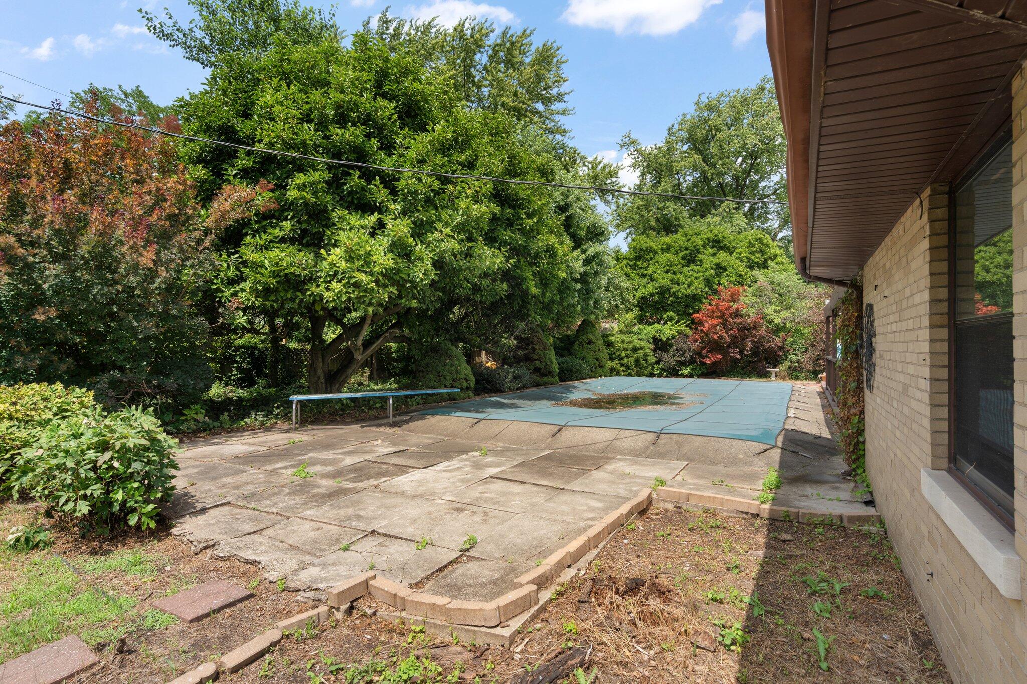 8142 Hawthorne Drive