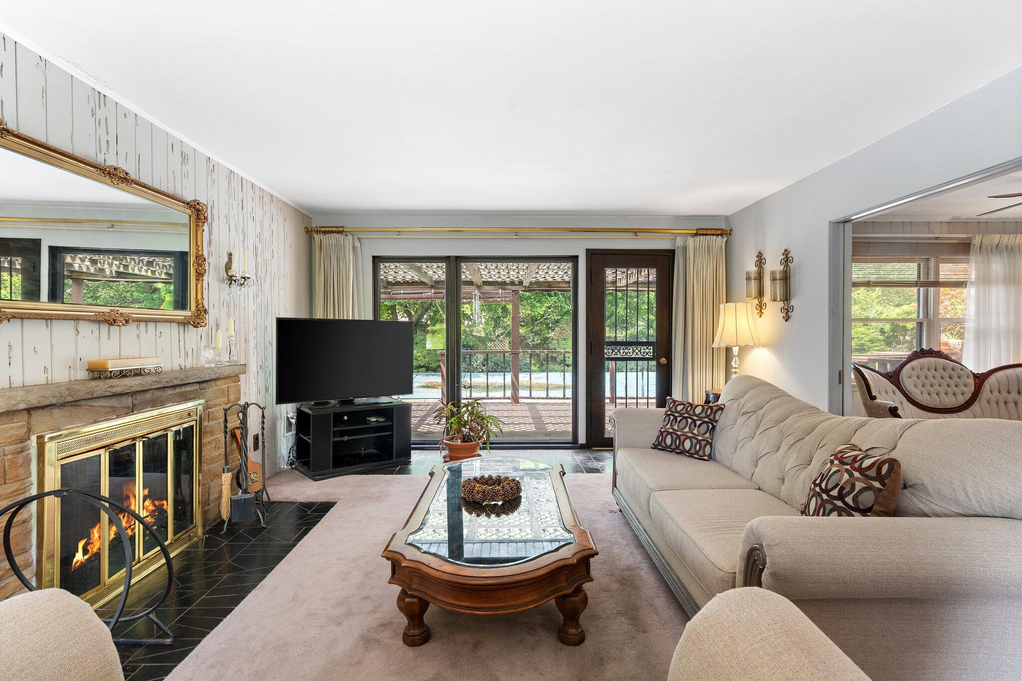 8142 Hawthorne Drive