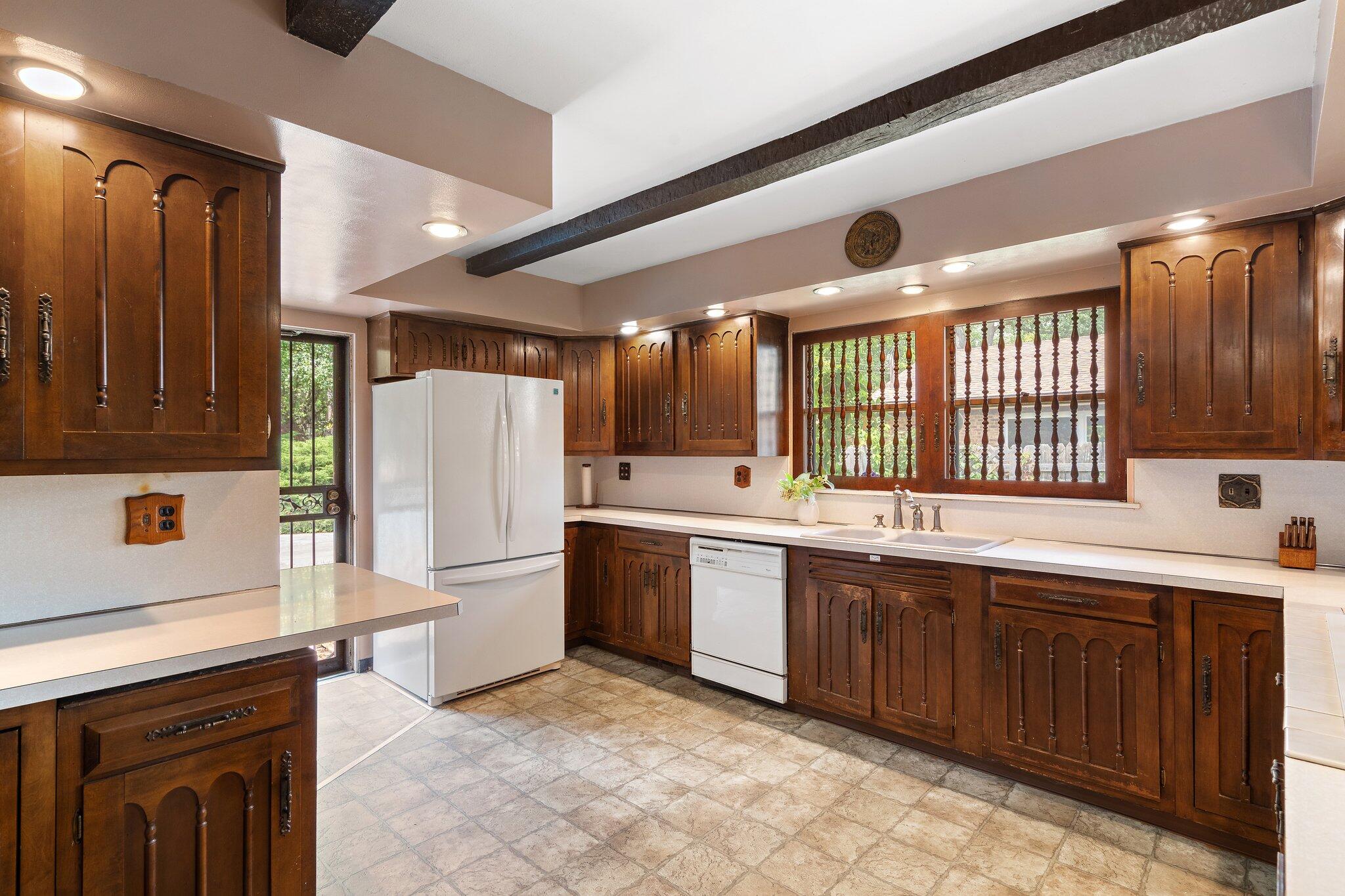 8142 Hawthorne Drive