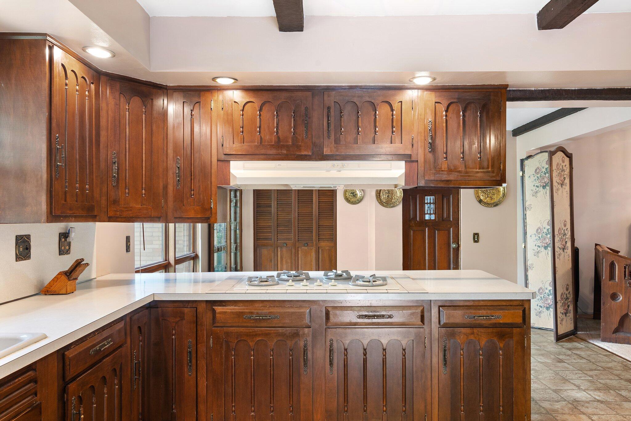 8142 Hawthorne Drive