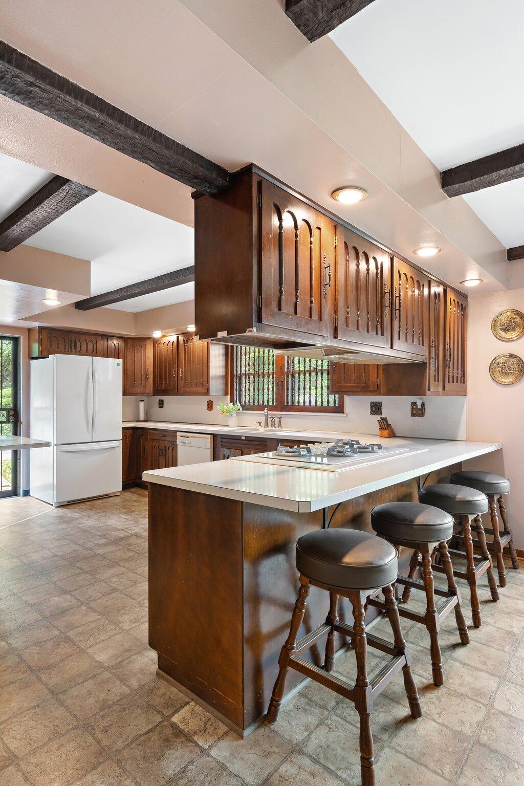 8142 Hawthorne Drive