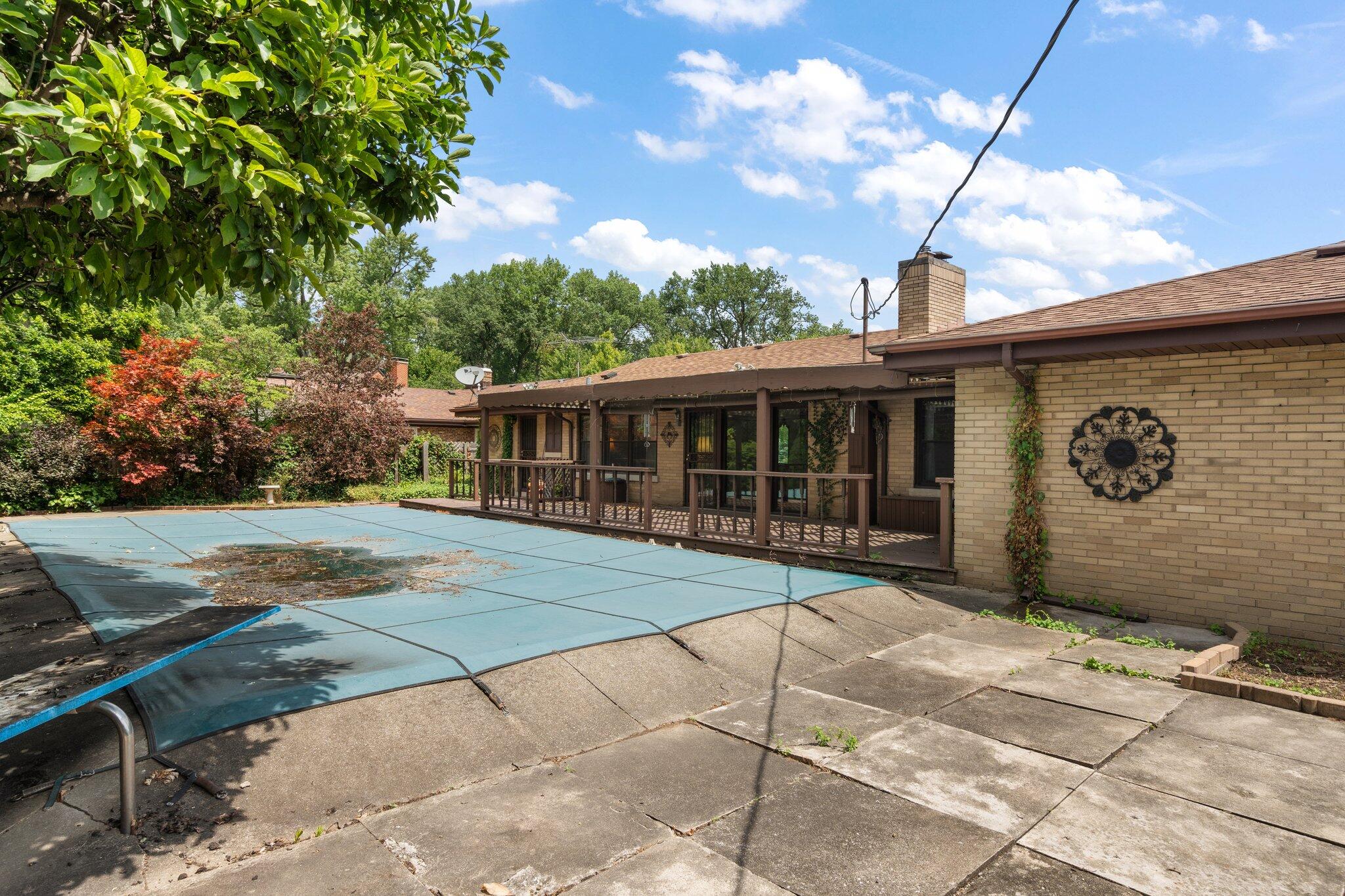 8142 Hawthorne Drive