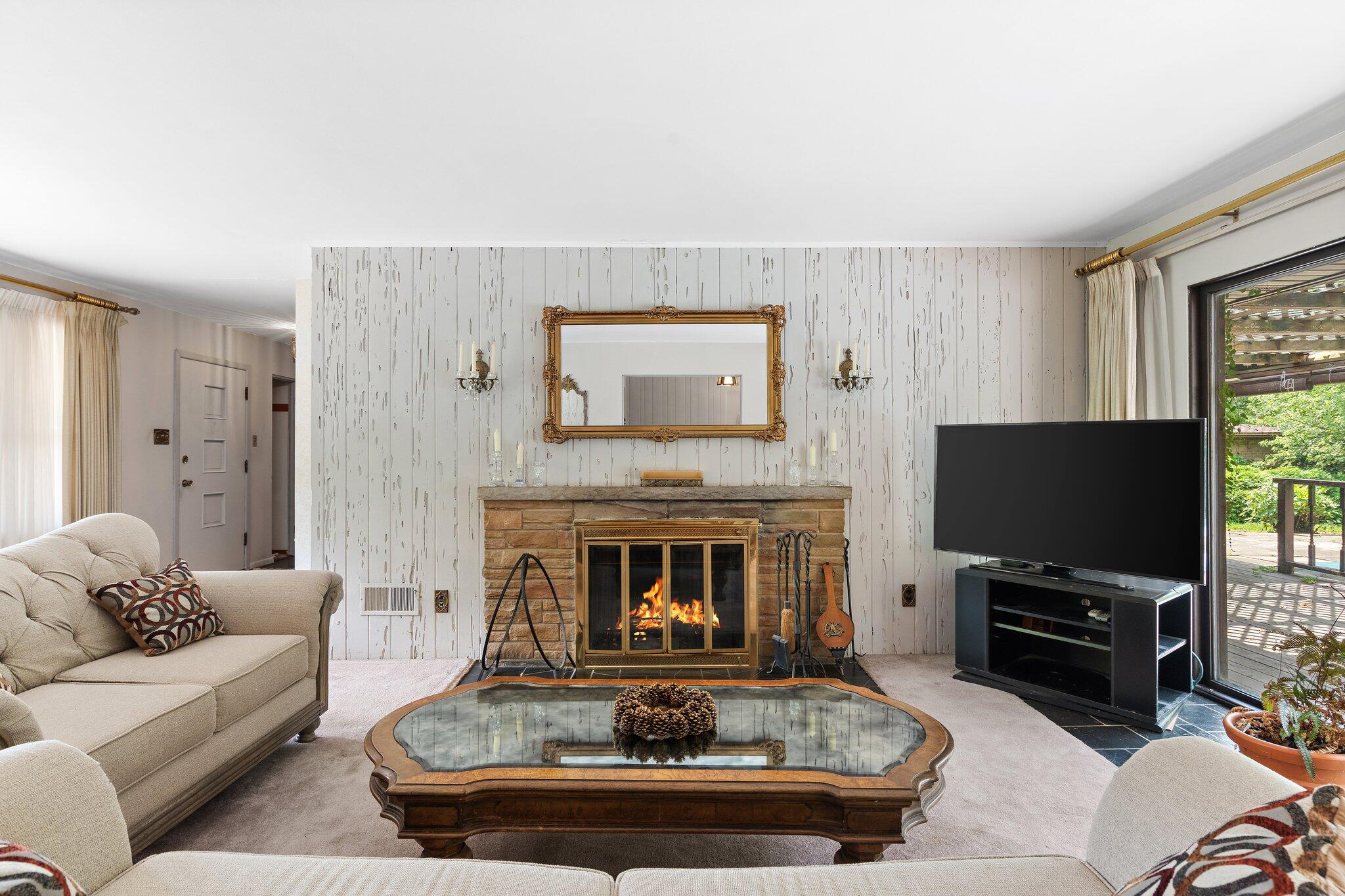 8142 Hawthorne Drive