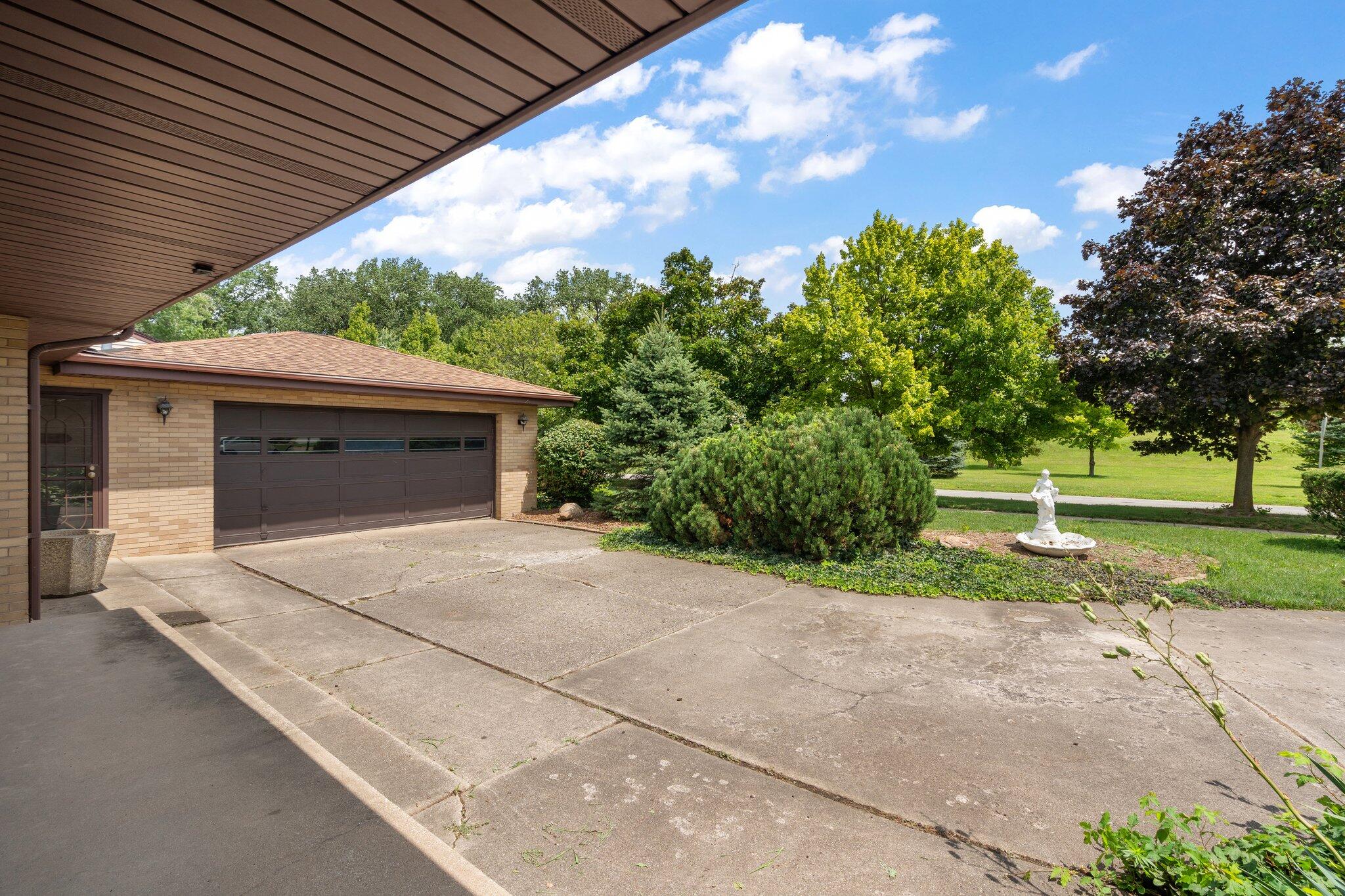 8142 Hawthorne Drive