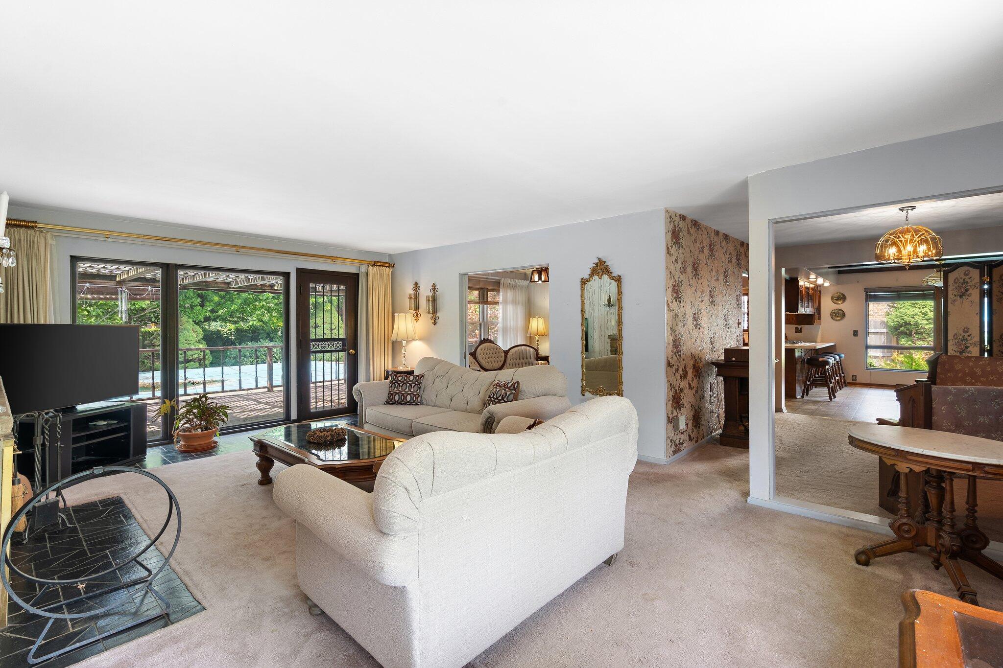 8142 Hawthorne Drive