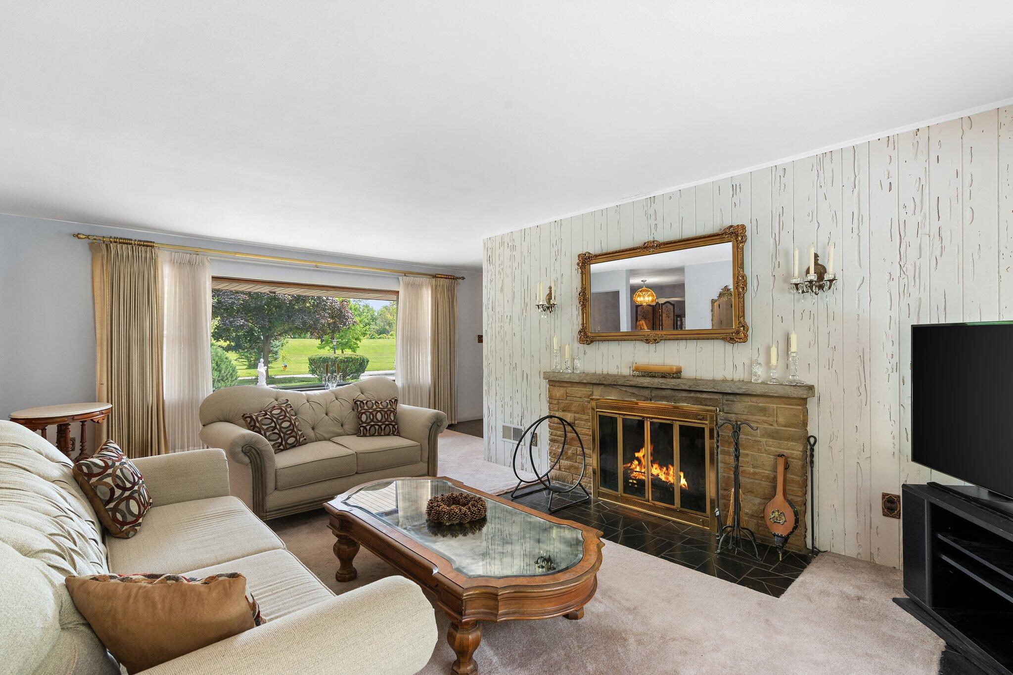 8142 Hawthorne Drive