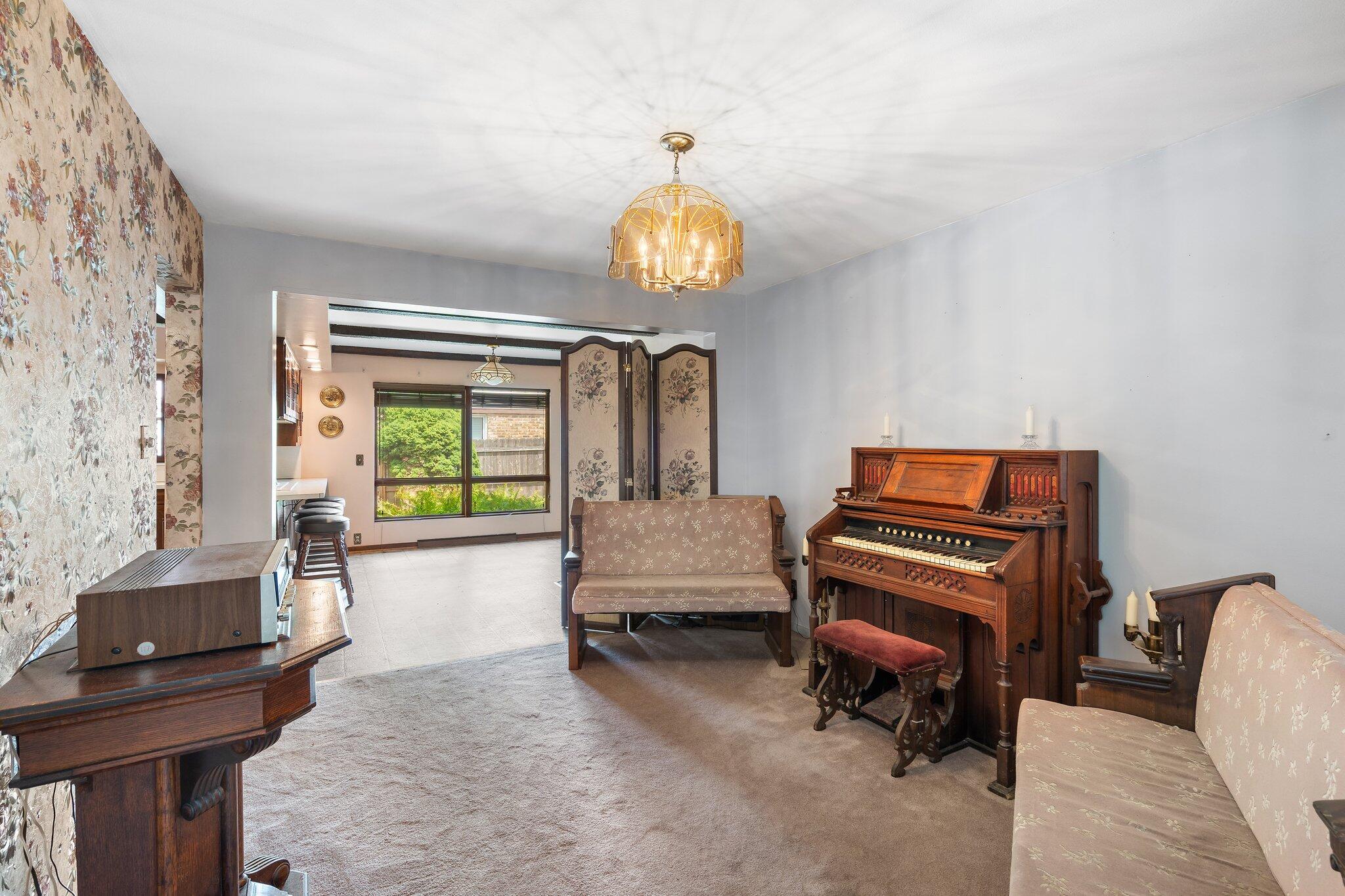 8142 Hawthorne Drive