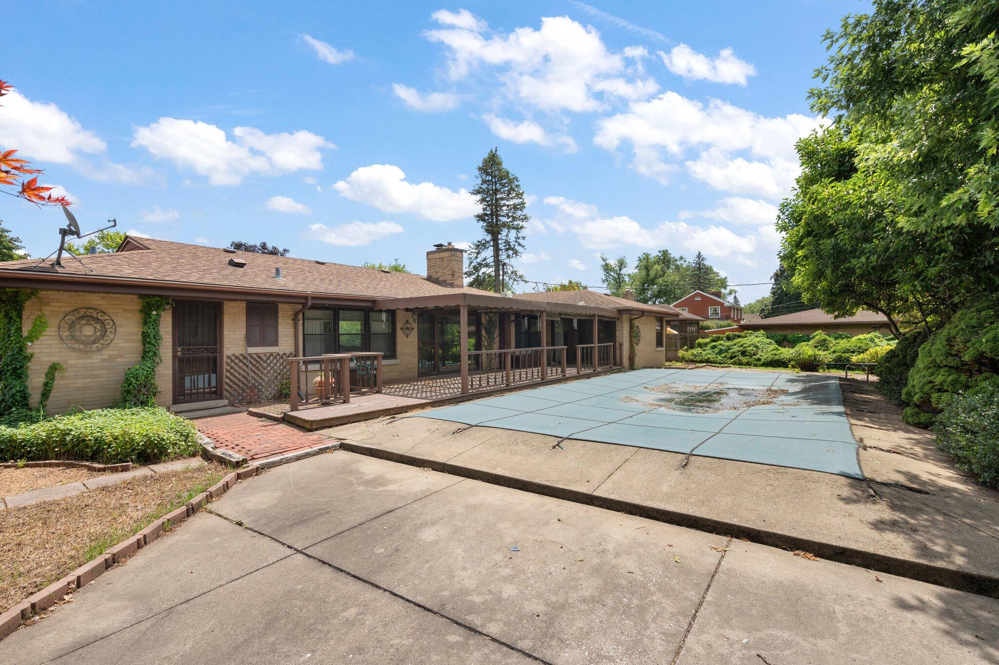 8142 Hawthorne Drive