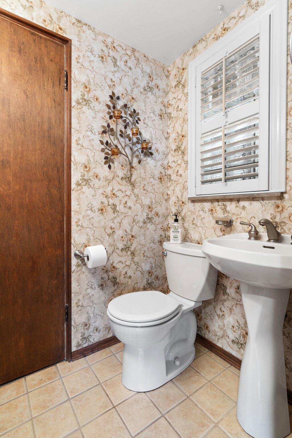 8142 Hawthorne Drive