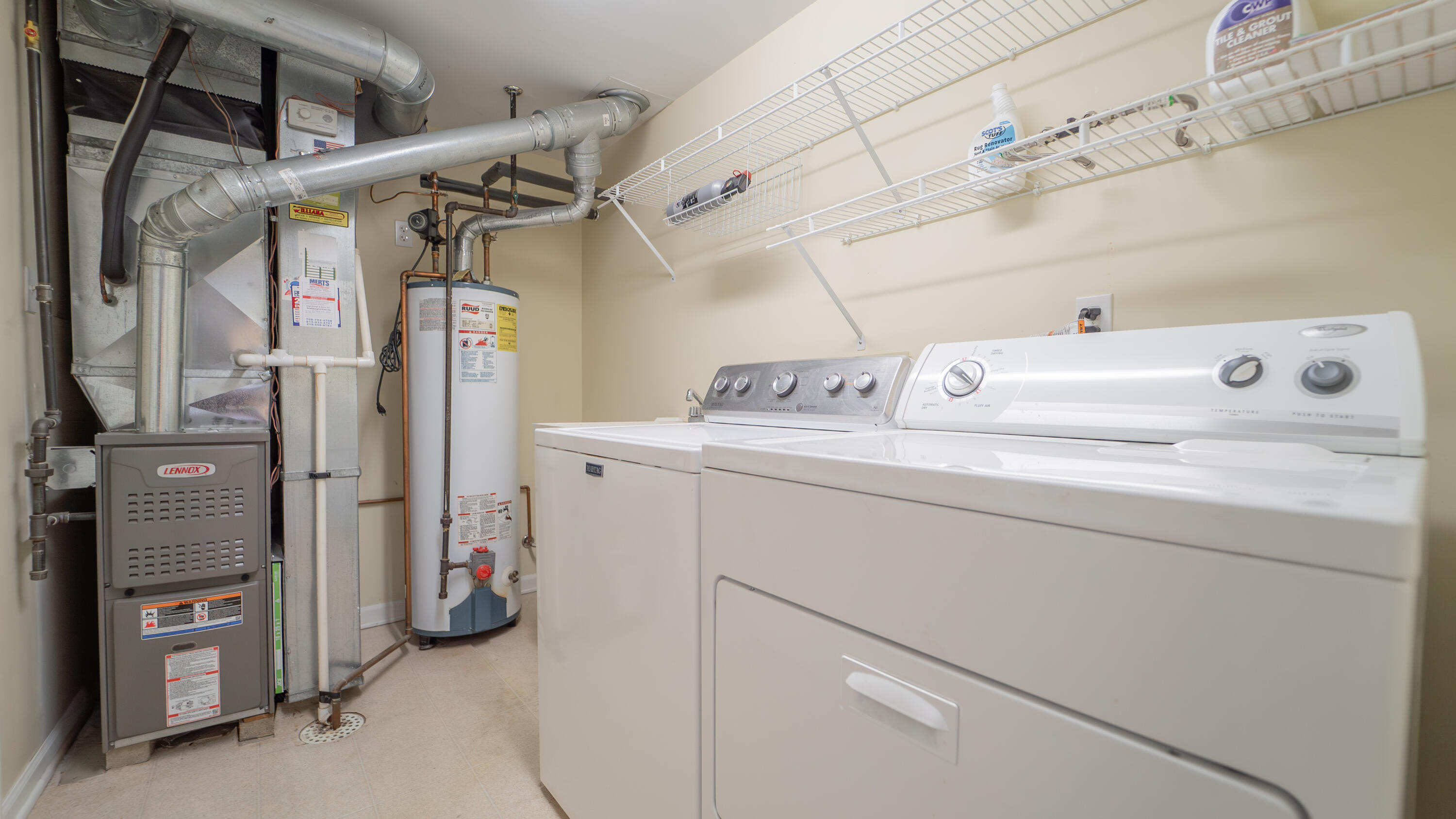 950 Easy Street Unit: B