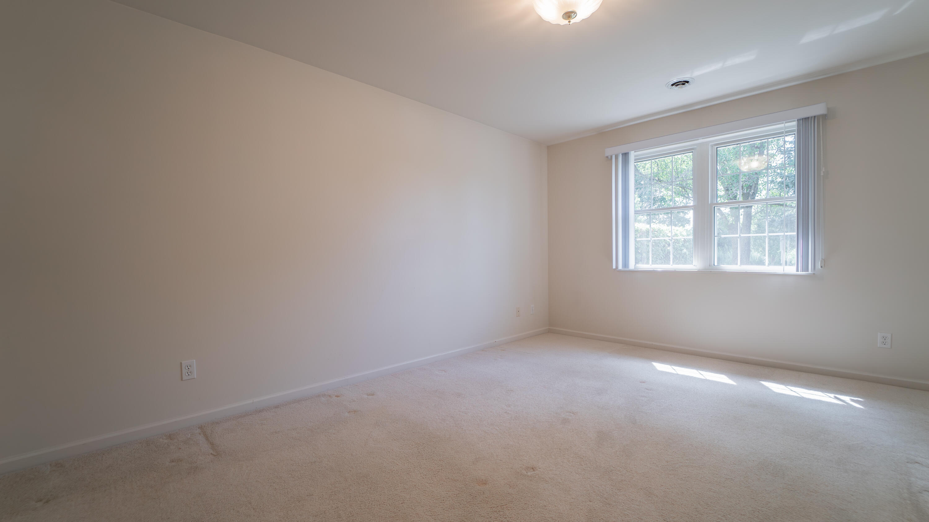 950 Easy Street Unit: B