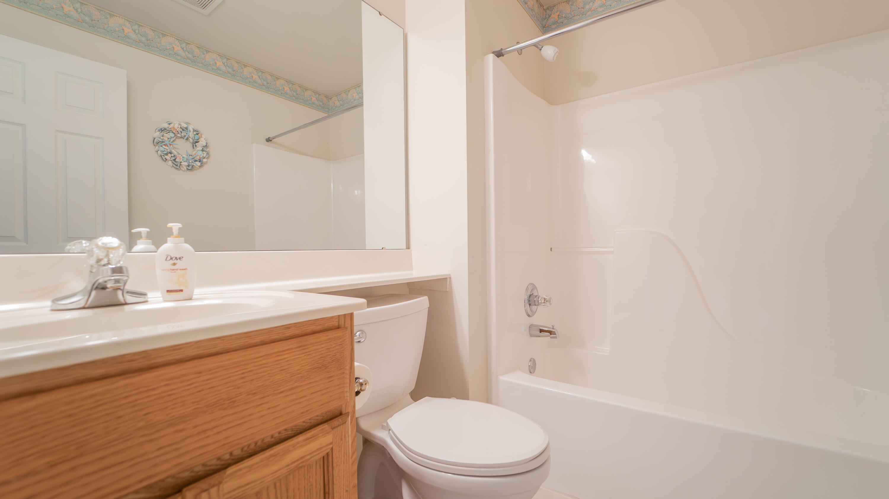 950 Easy Street Unit: B