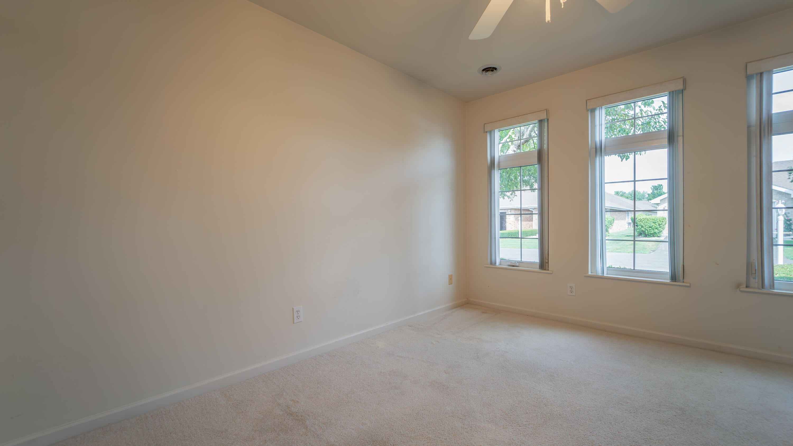 950 Easy Street Unit: B