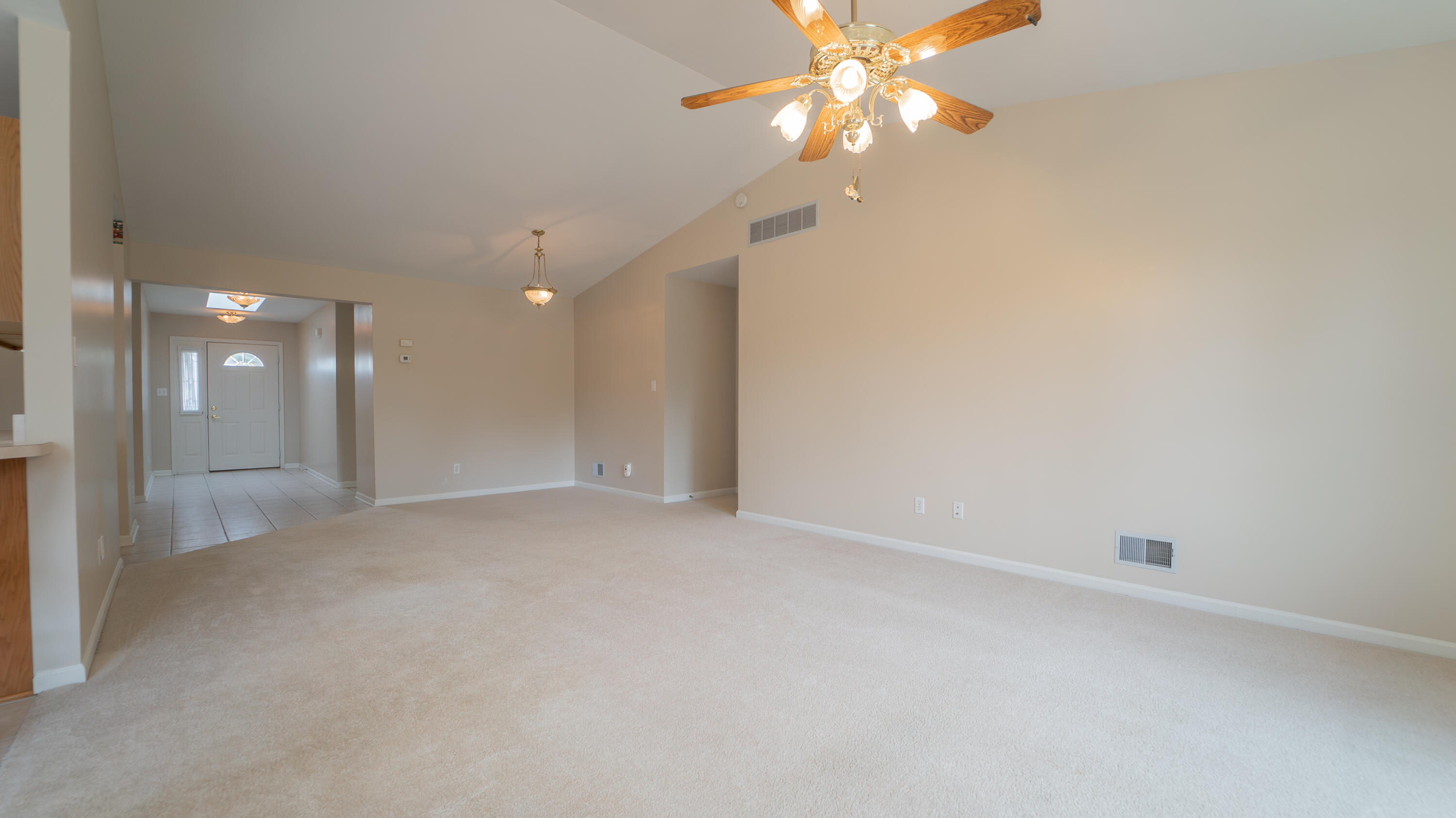 950 Easy Street Unit: B