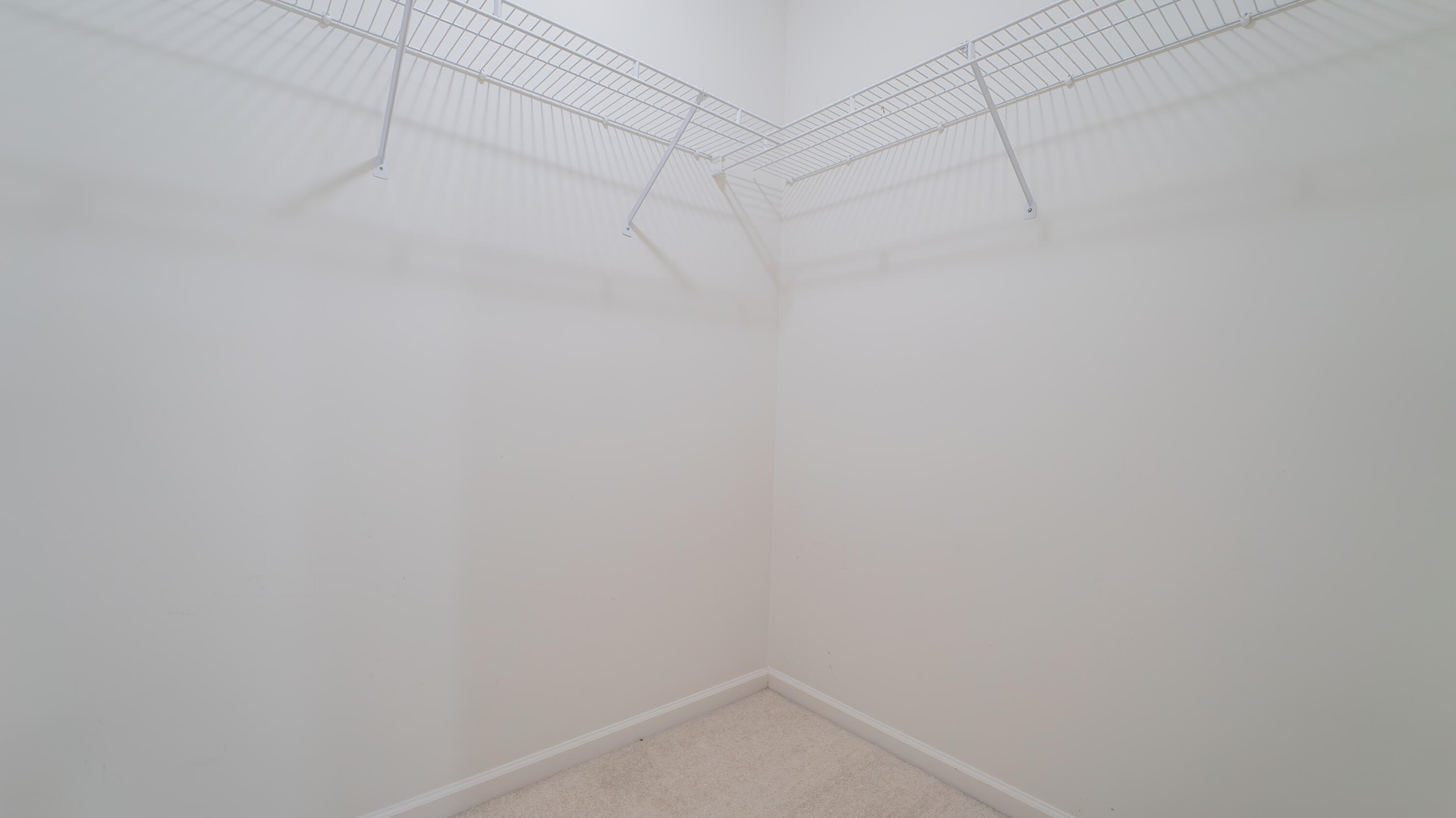 950 Easy Street Unit: B