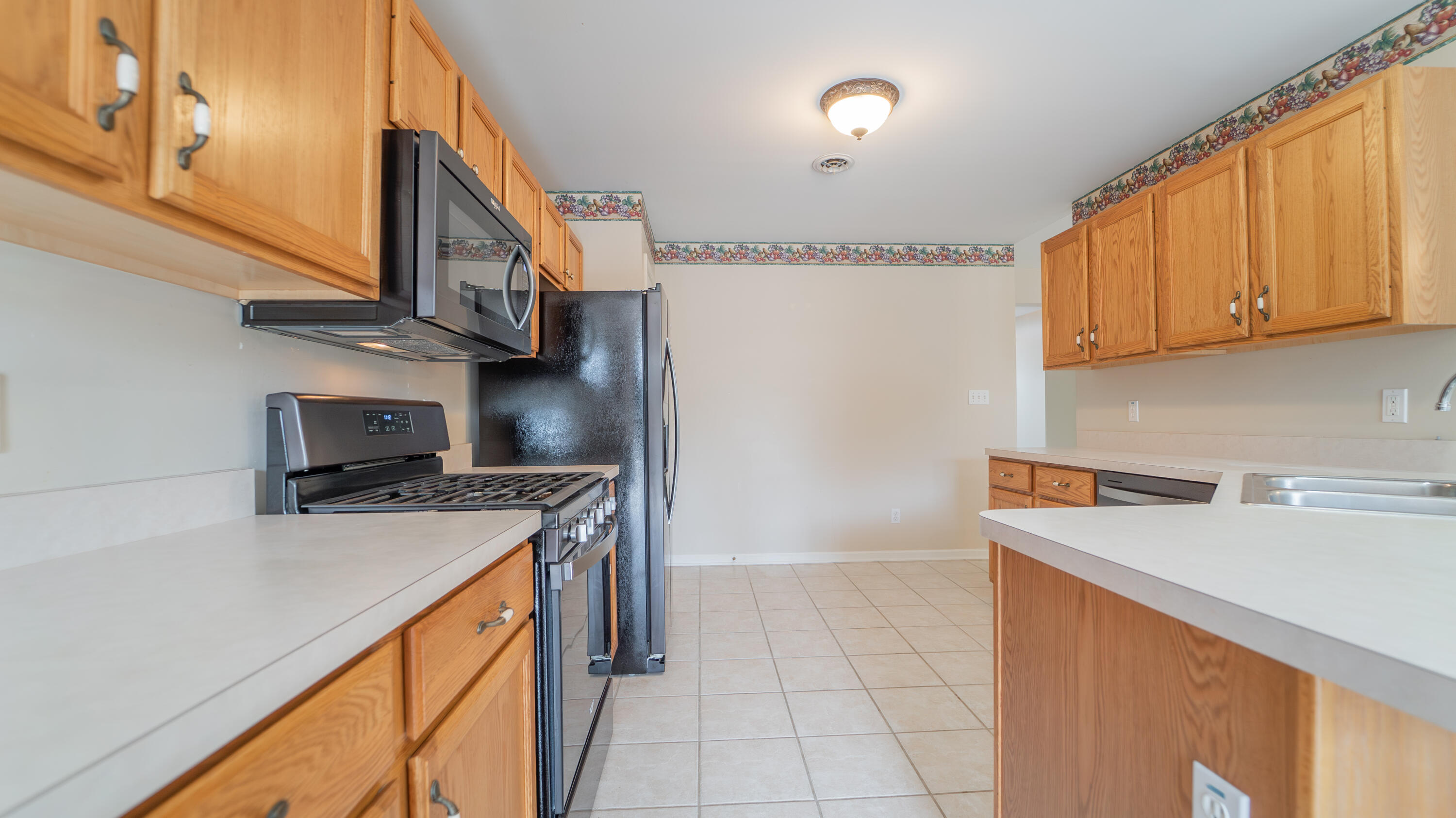 950 Easy Street Unit: B