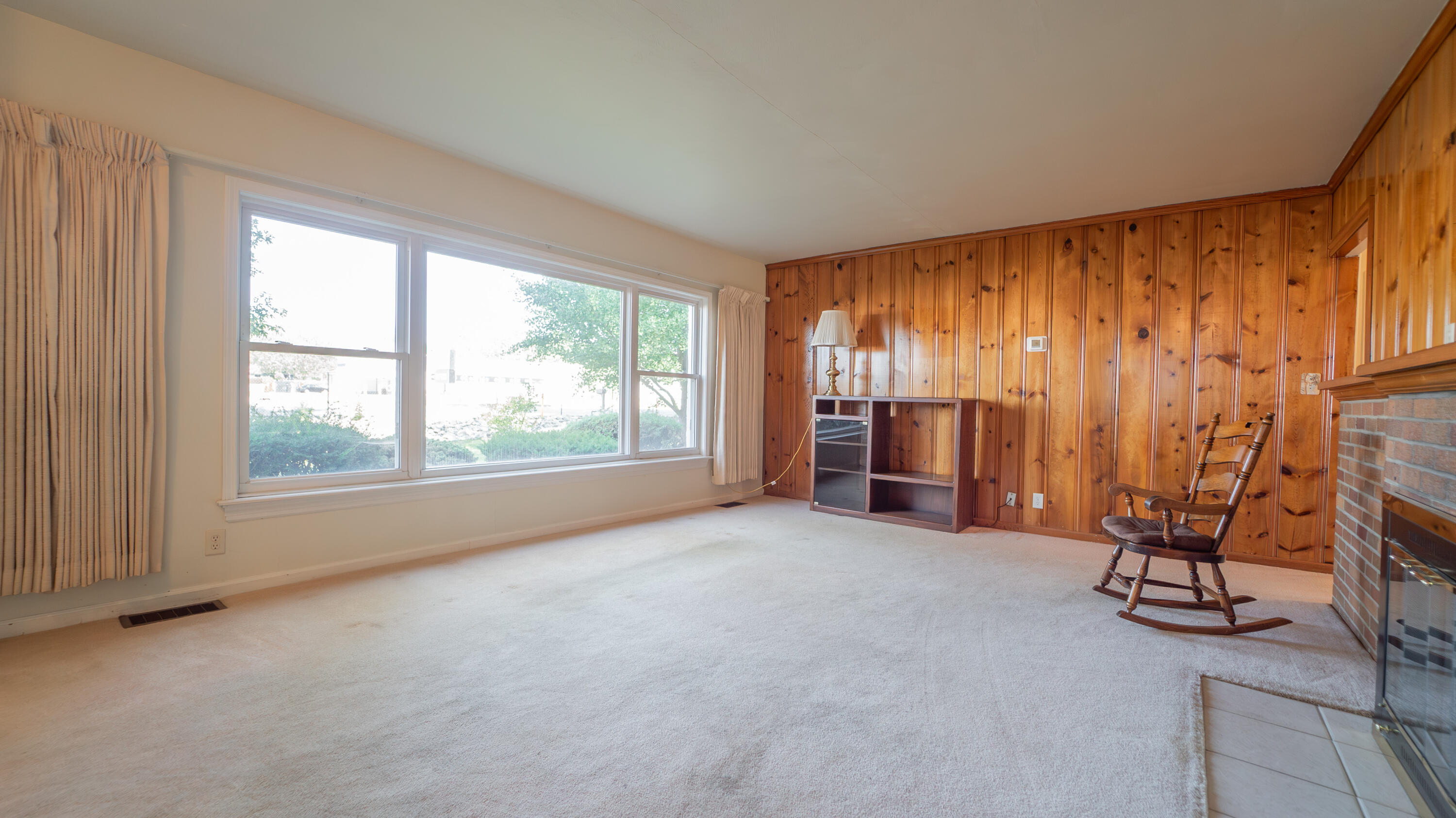 7553 Broadway