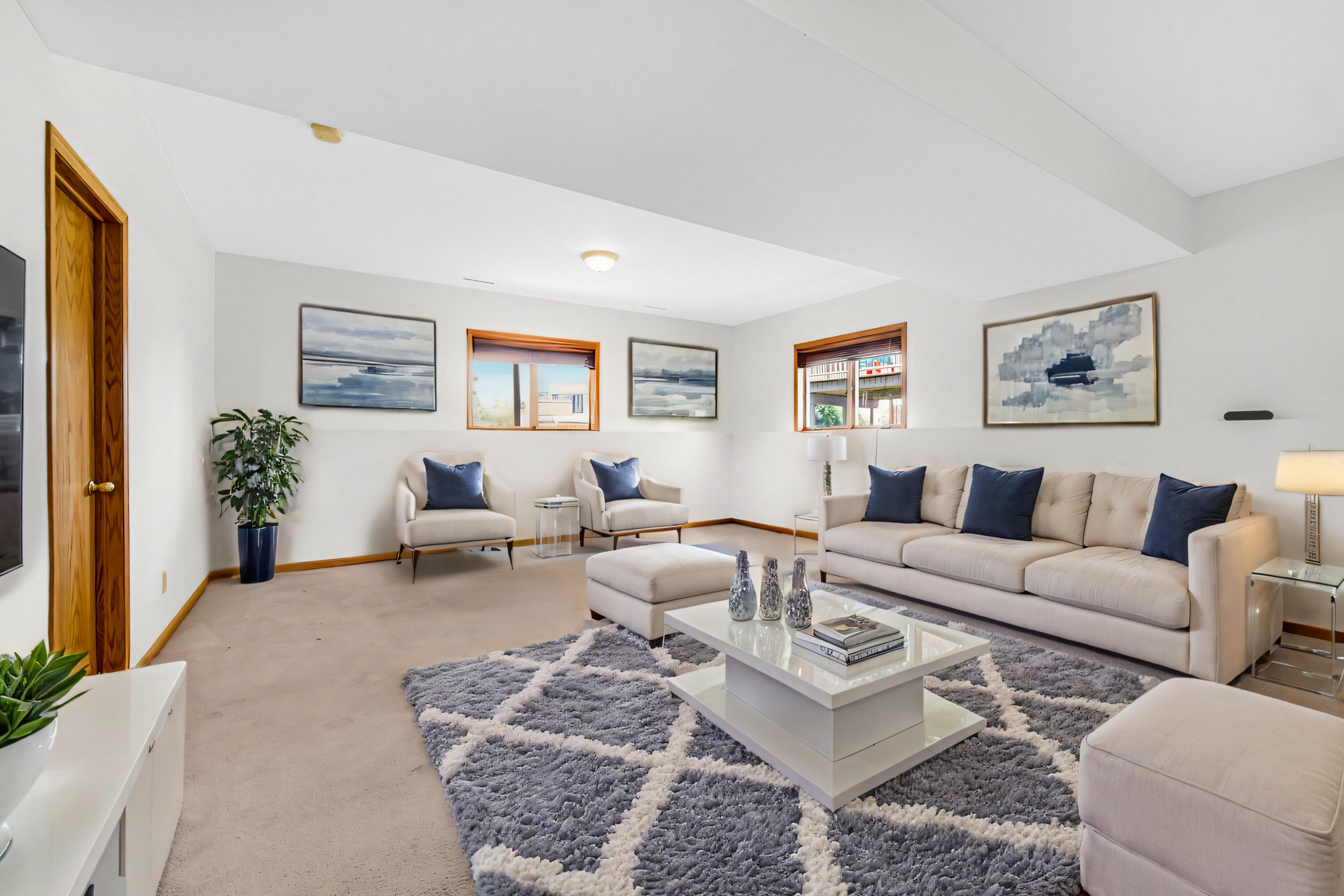 5801 Wildrose Lane