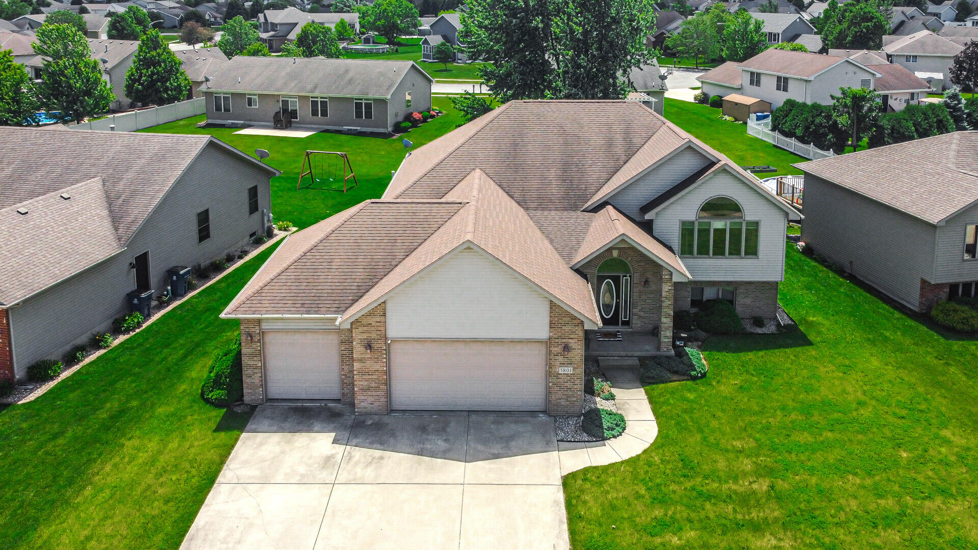 5801 Wildrose Lane