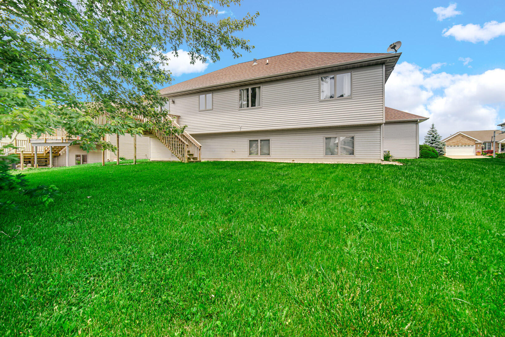 5801 Wildrose Lane