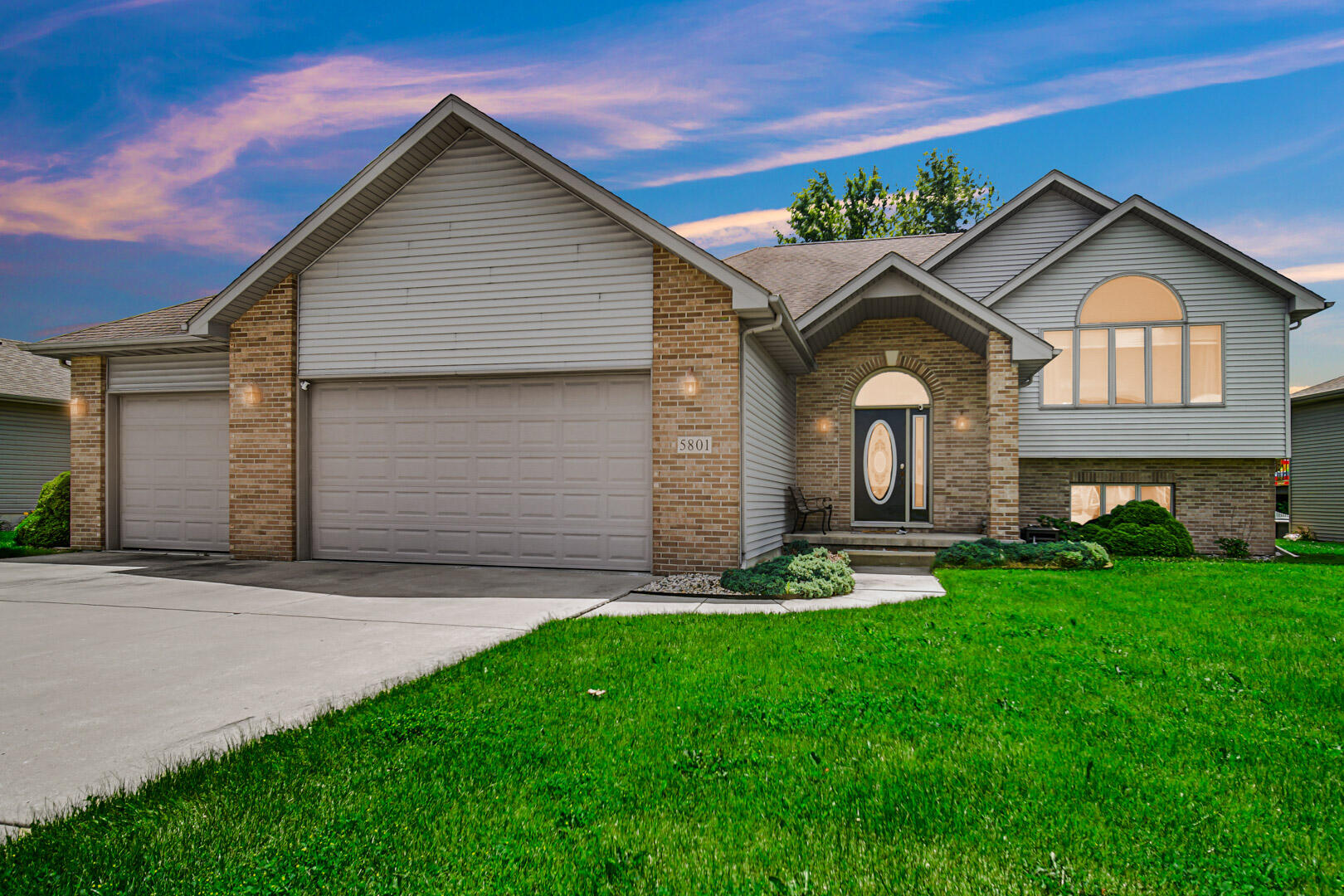 5801 Wildrose Lane