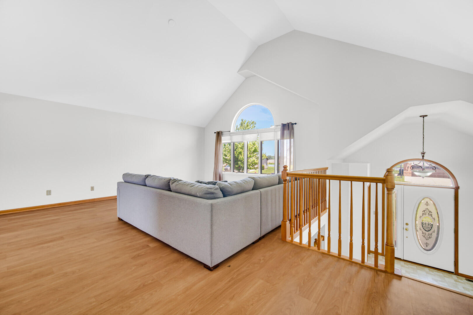 5801 Wildrose Lane