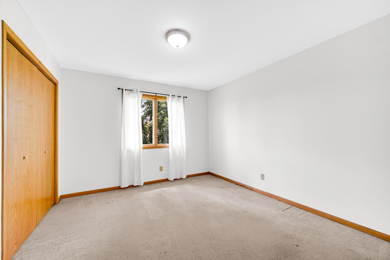 5801 Wildrose Lane