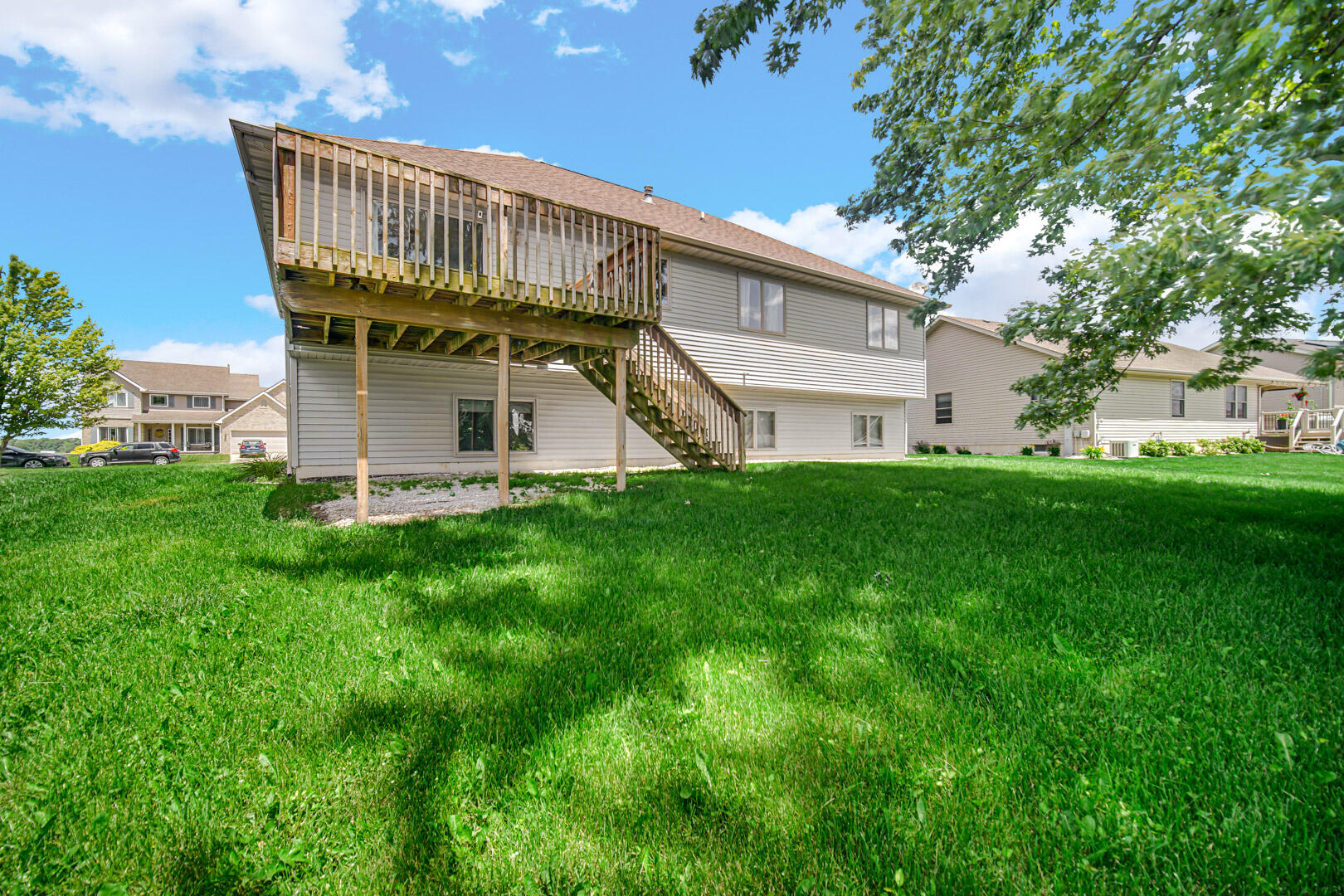 5801 Wildrose Lane