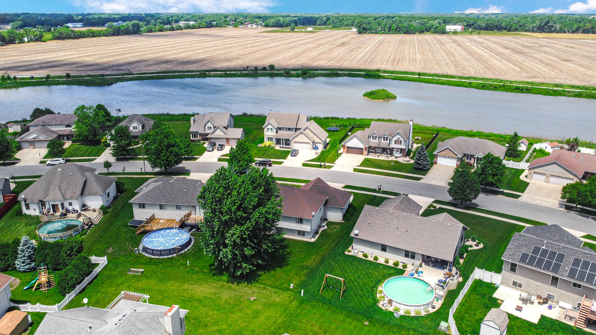 5801 Wildrose Lane