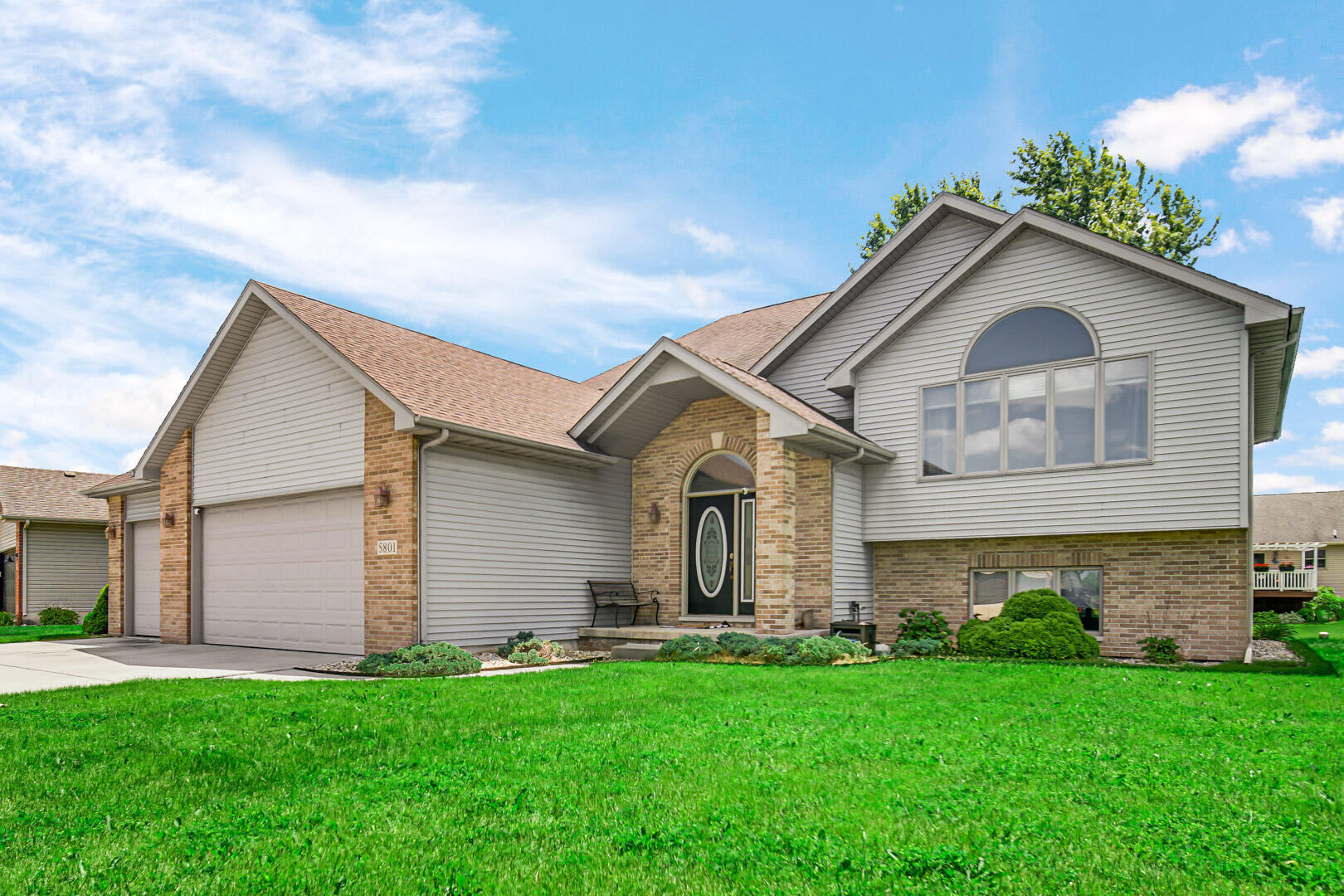 5801 Wildrose Lane