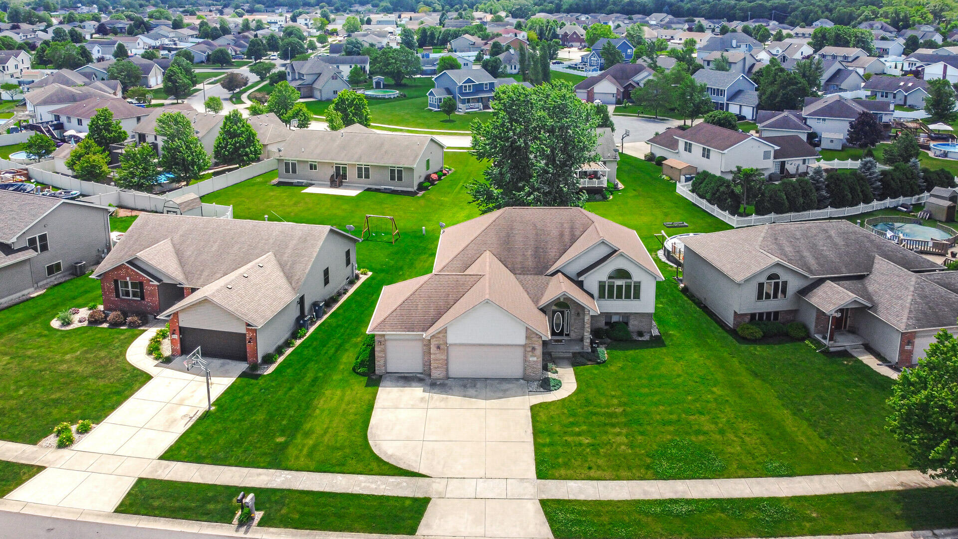 5801 Wildrose Lane