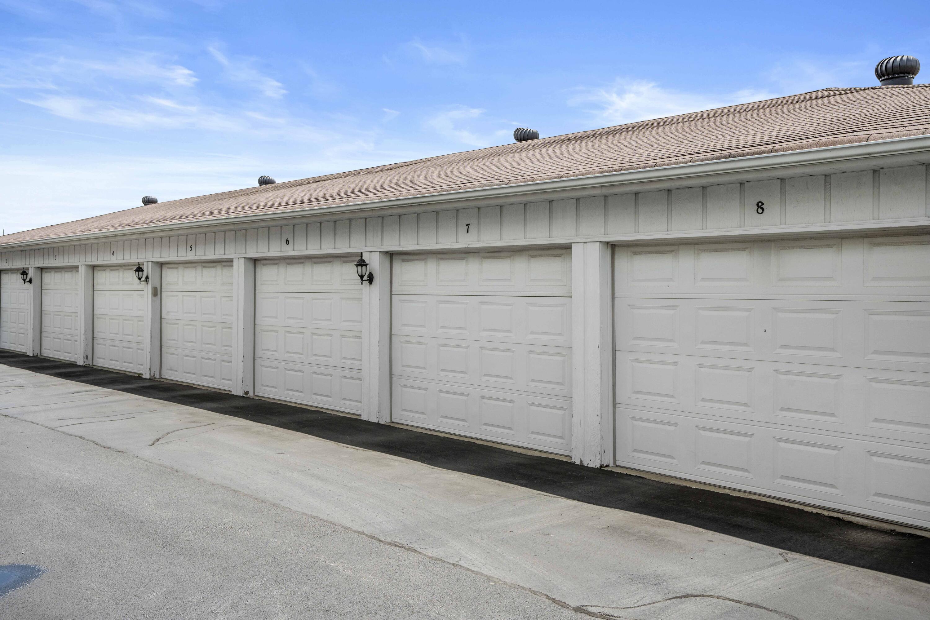 900 Camellia Drive Unit: 7