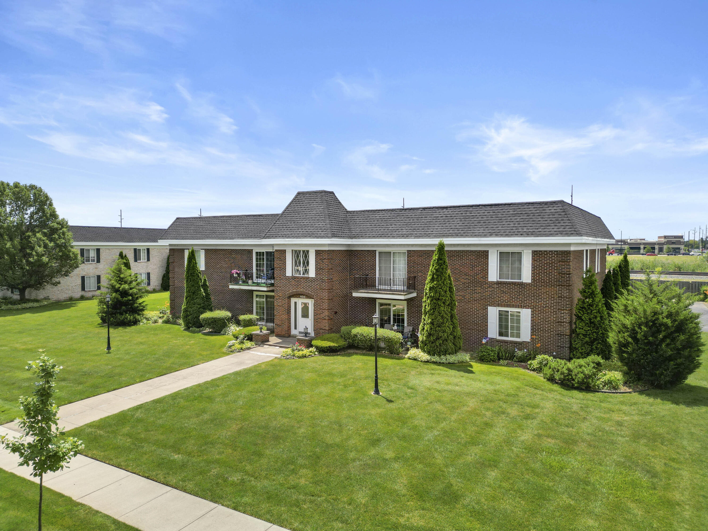 900 Camellia Drive Unit: 7