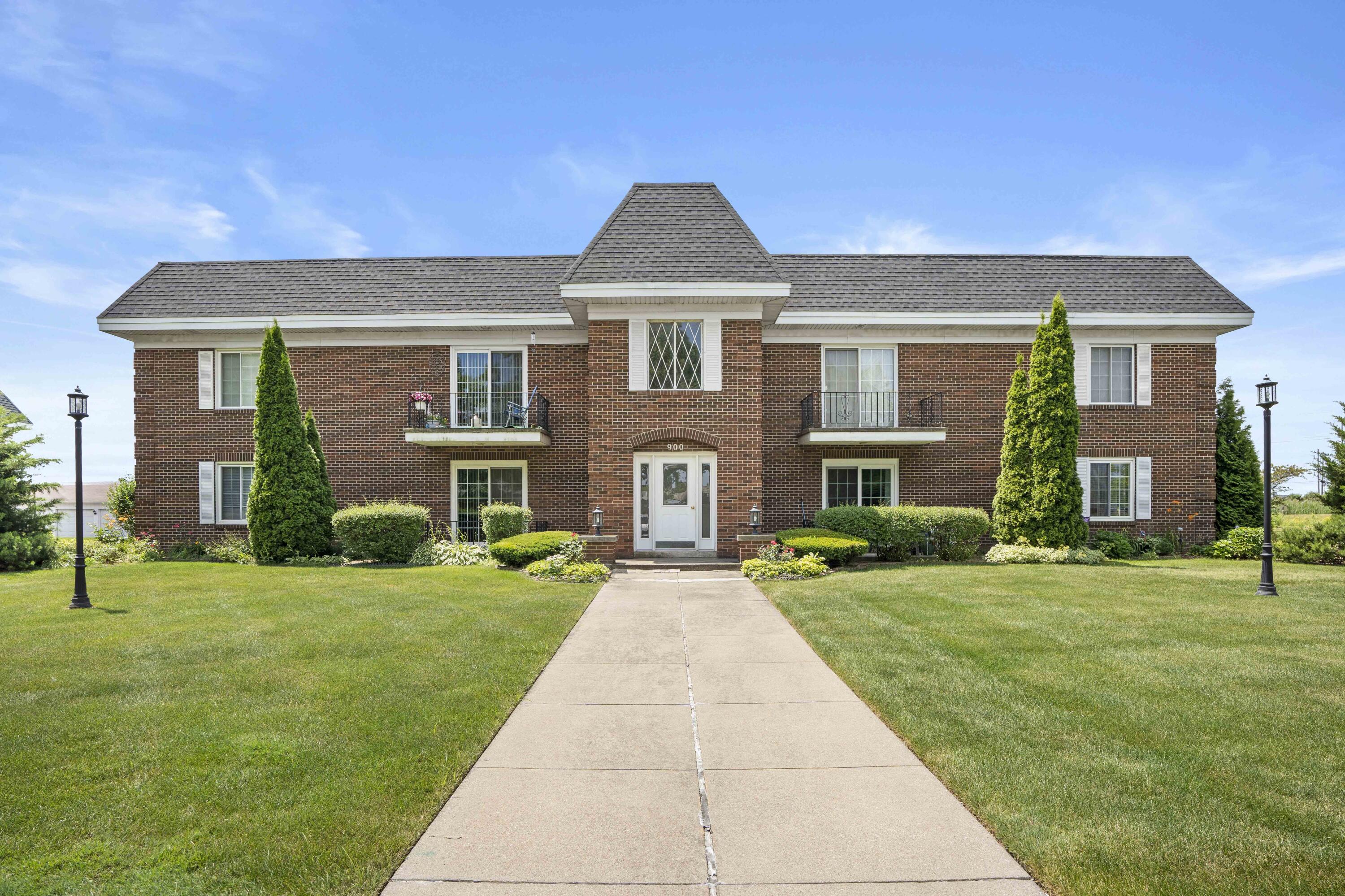900 Camellia Drive Unit: 7