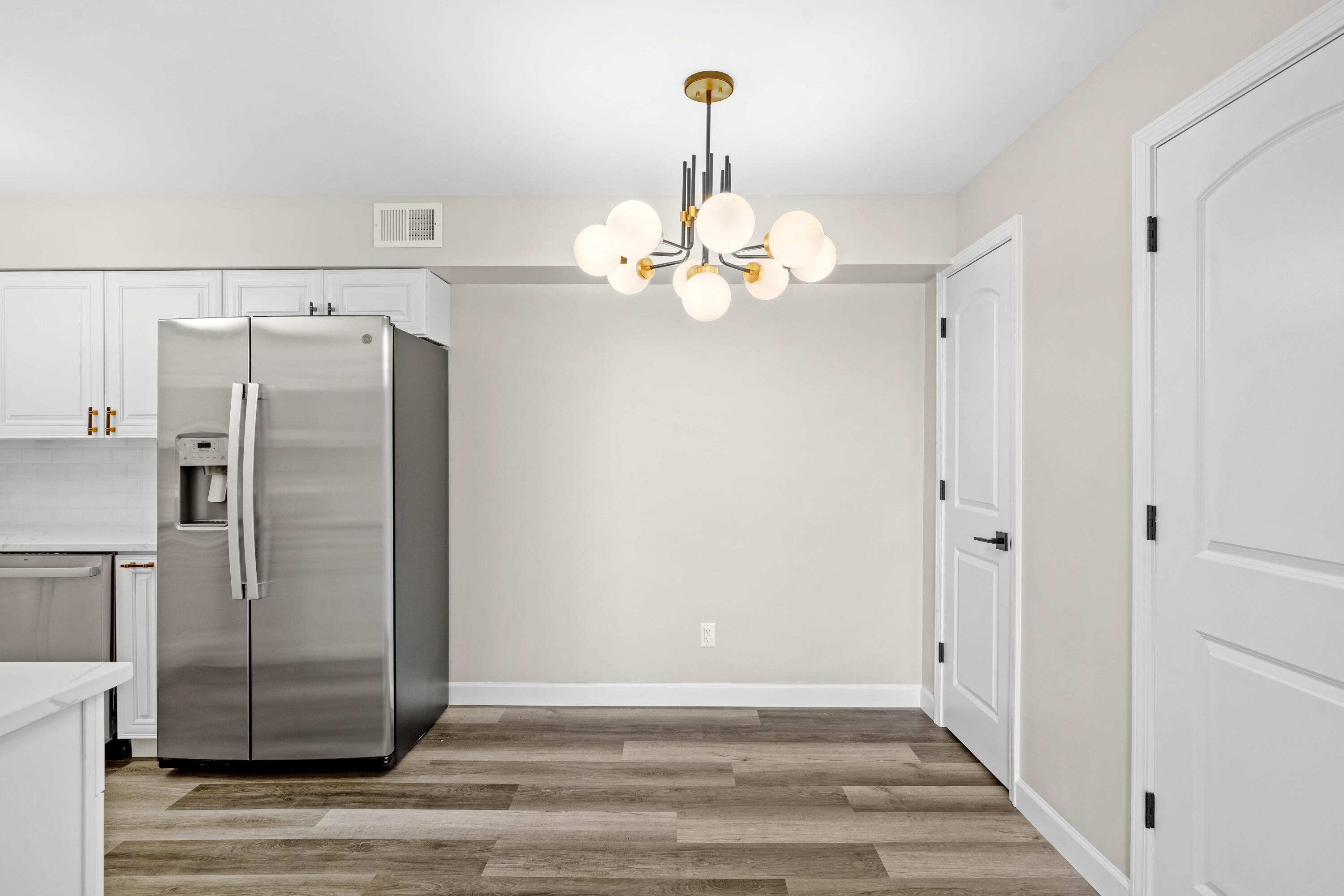 900 Camellia Drive Unit: 7