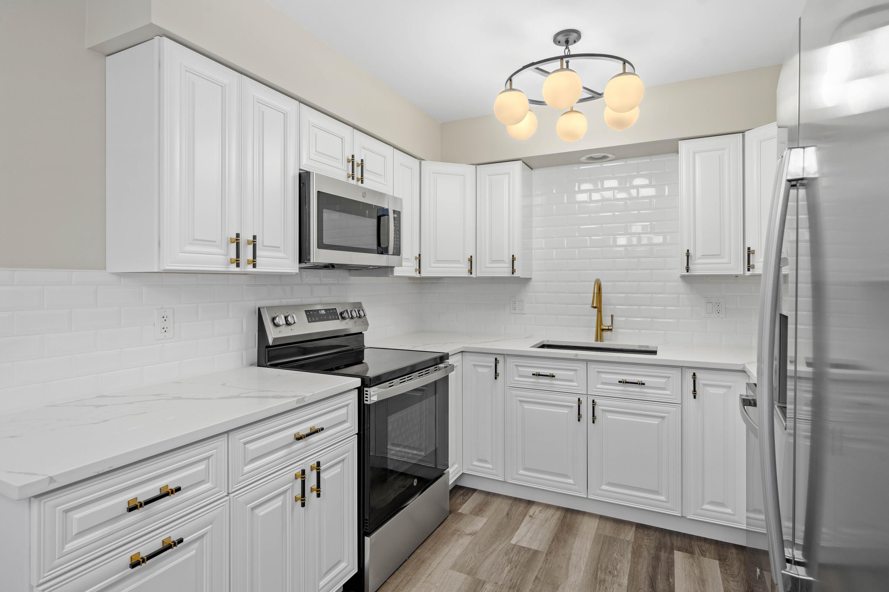 900 Camellia Drive Unit: 7