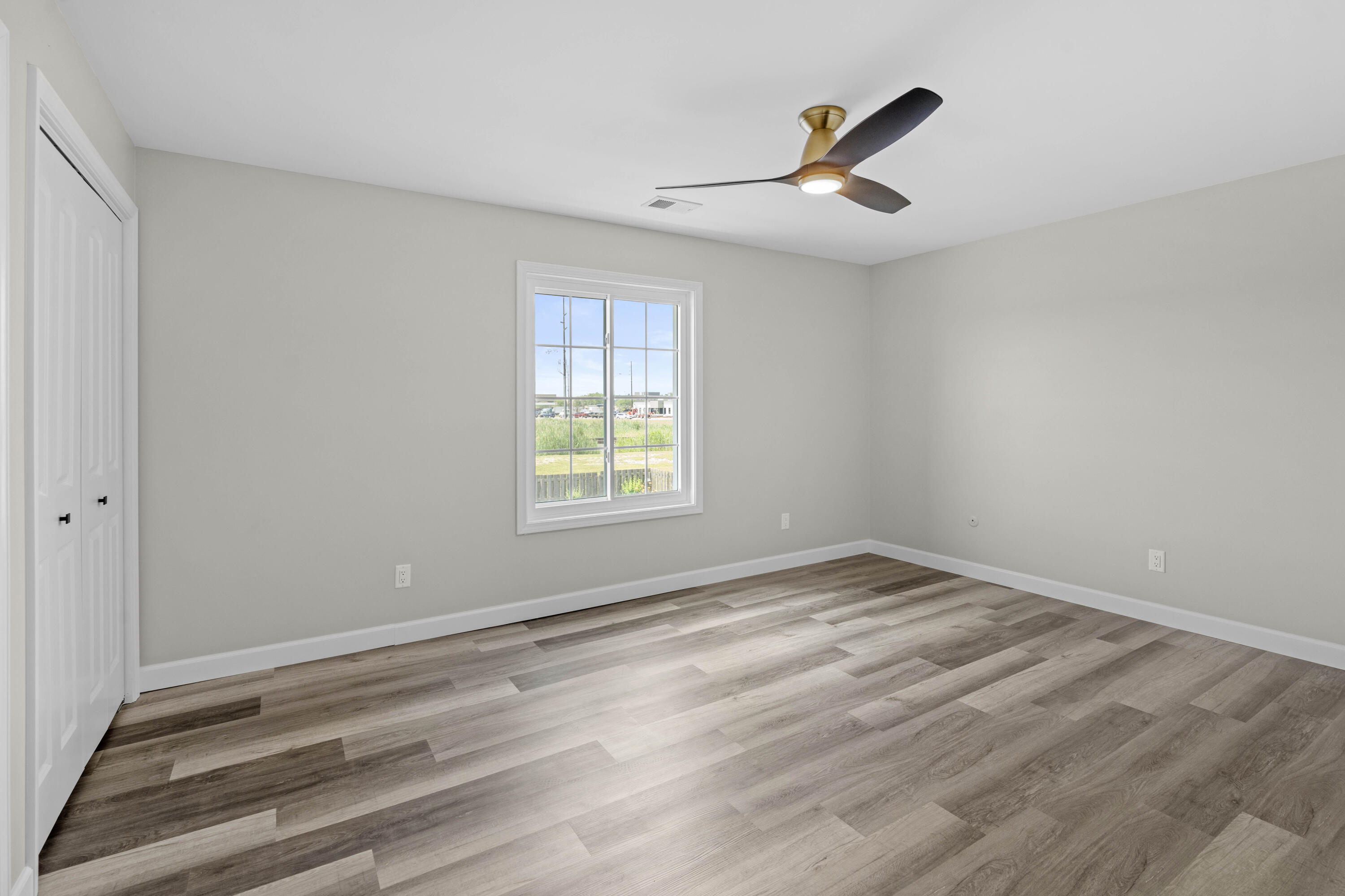 900 Camellia Drive Unit: 7