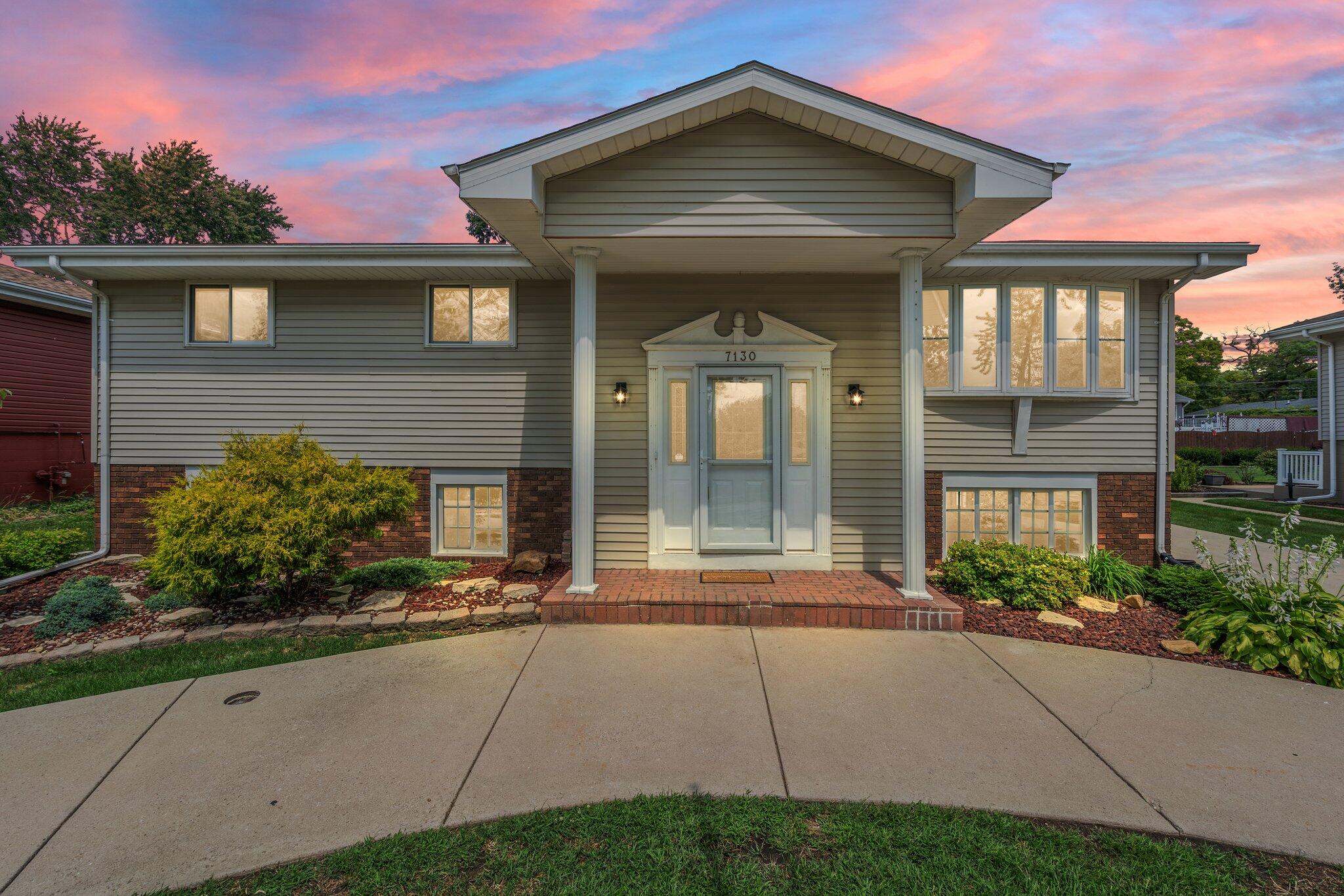 7130 W 83rd Place